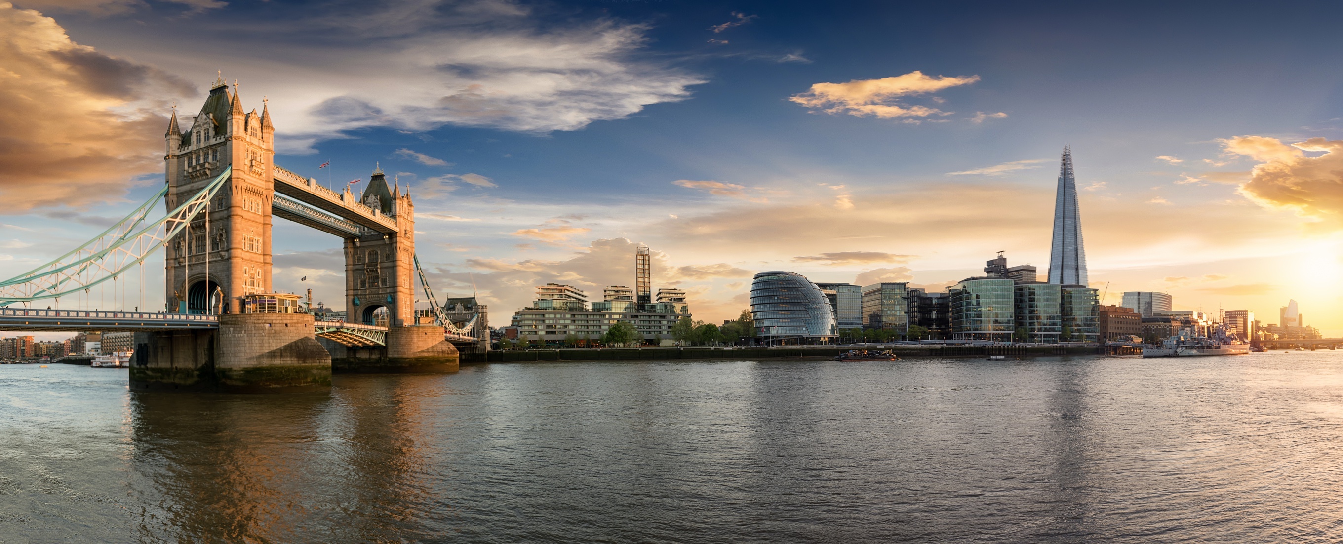 London Skyline, HD wallpaper, Urban photography, City view, 2720x1110 Dual Screen Desktop