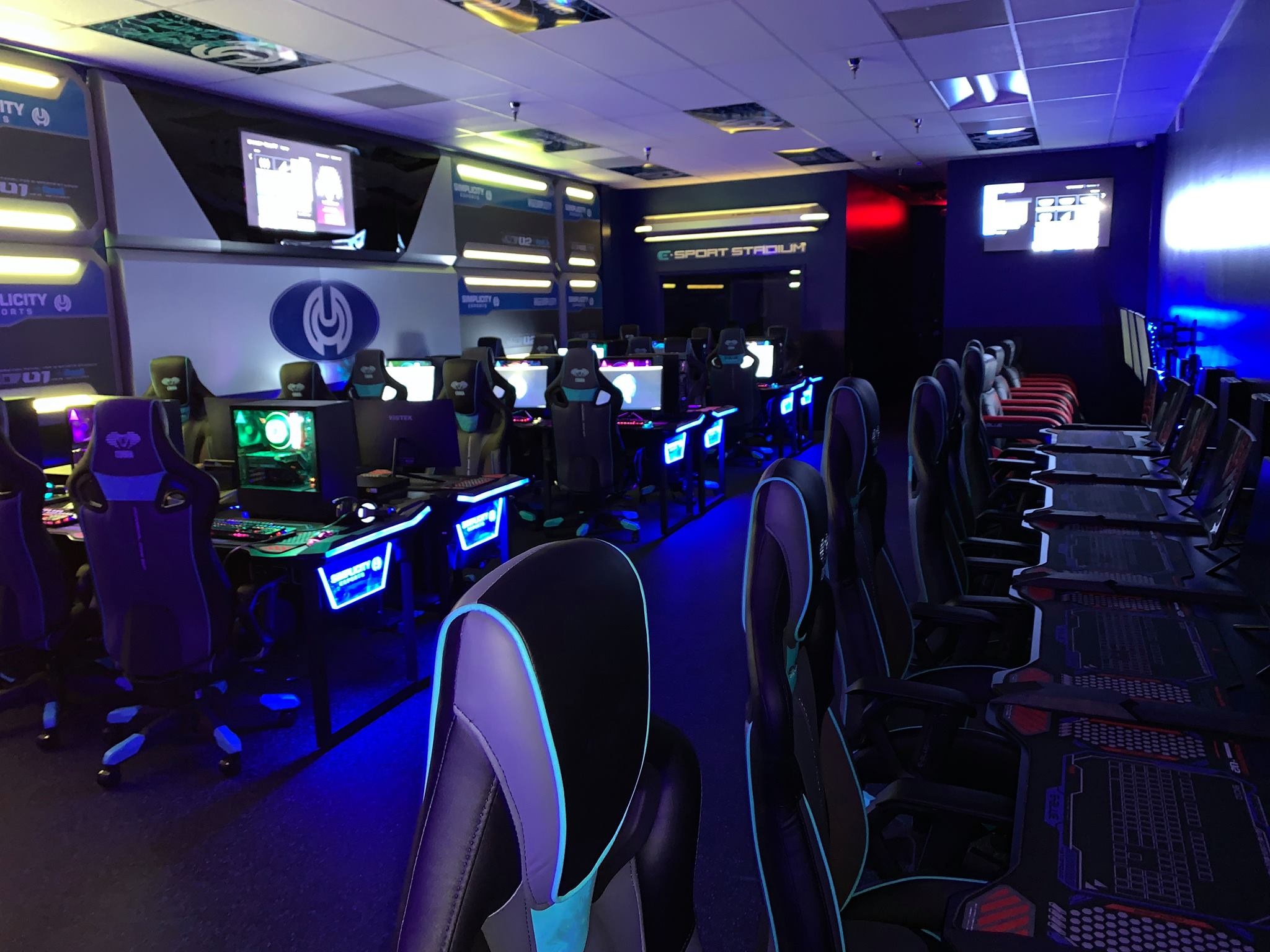 eSports: Simplicity Esports Gaming Arena in Miami, PC club, Competitive and recreational gaming. 2050x1540 HD Background.