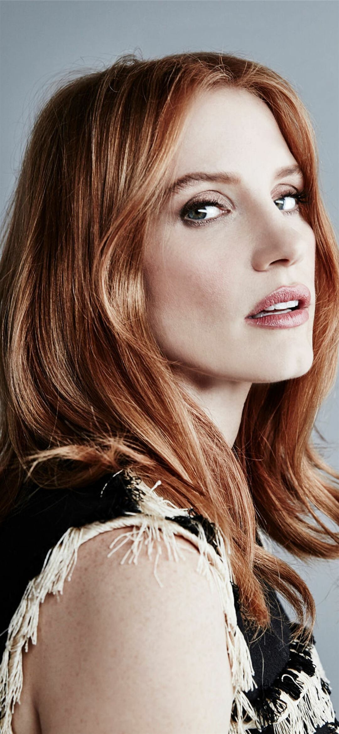 Jessica Chastain: Took on the role of Anya in a Williamstown Theatre Festival production of The Cherry Orchard. 1080x2340 HD Background.