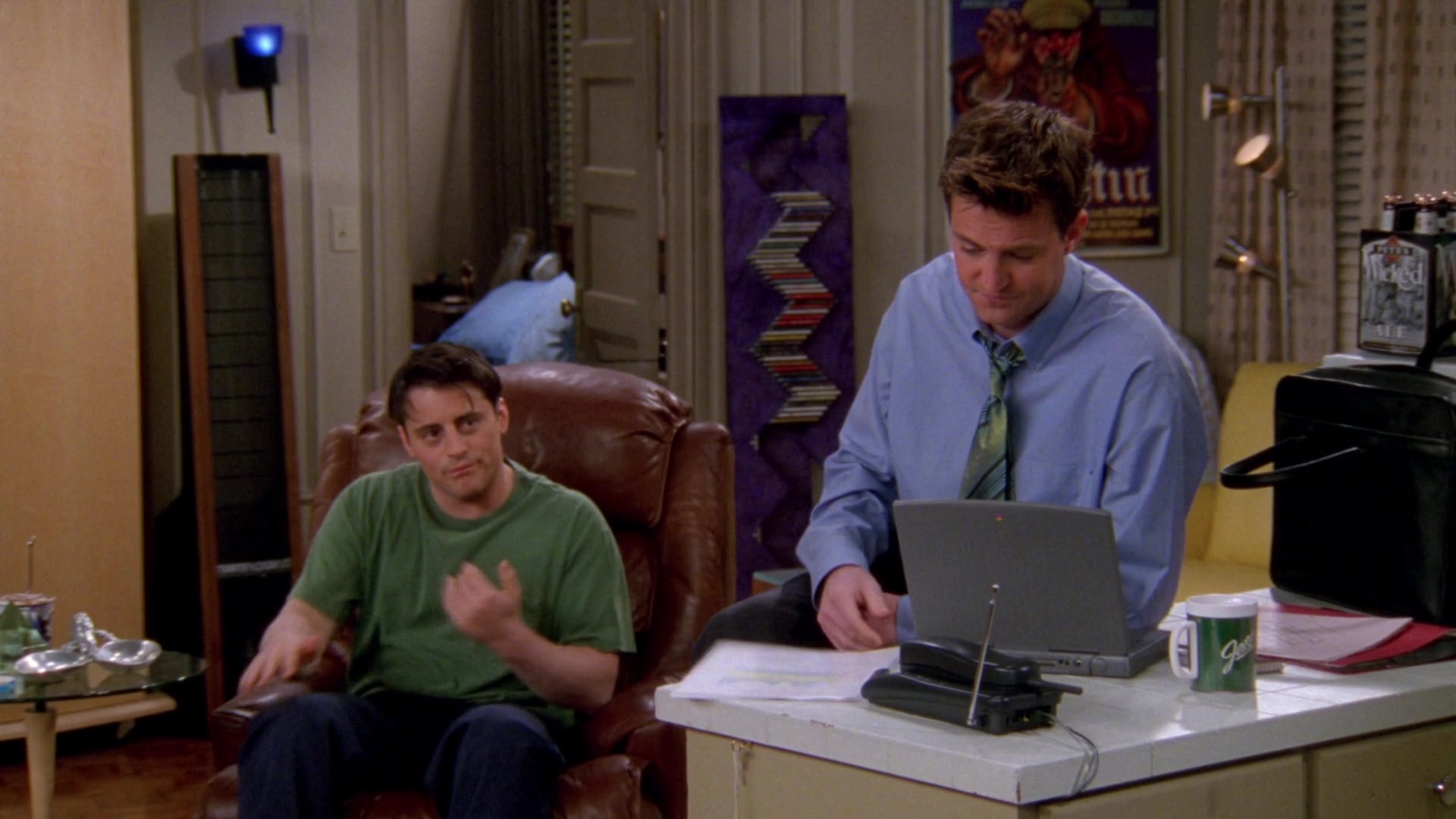 Chandler, Friends, TV Shows, Apple Macintosh powerbook laptop, 1920x1080 Full HD Desktop