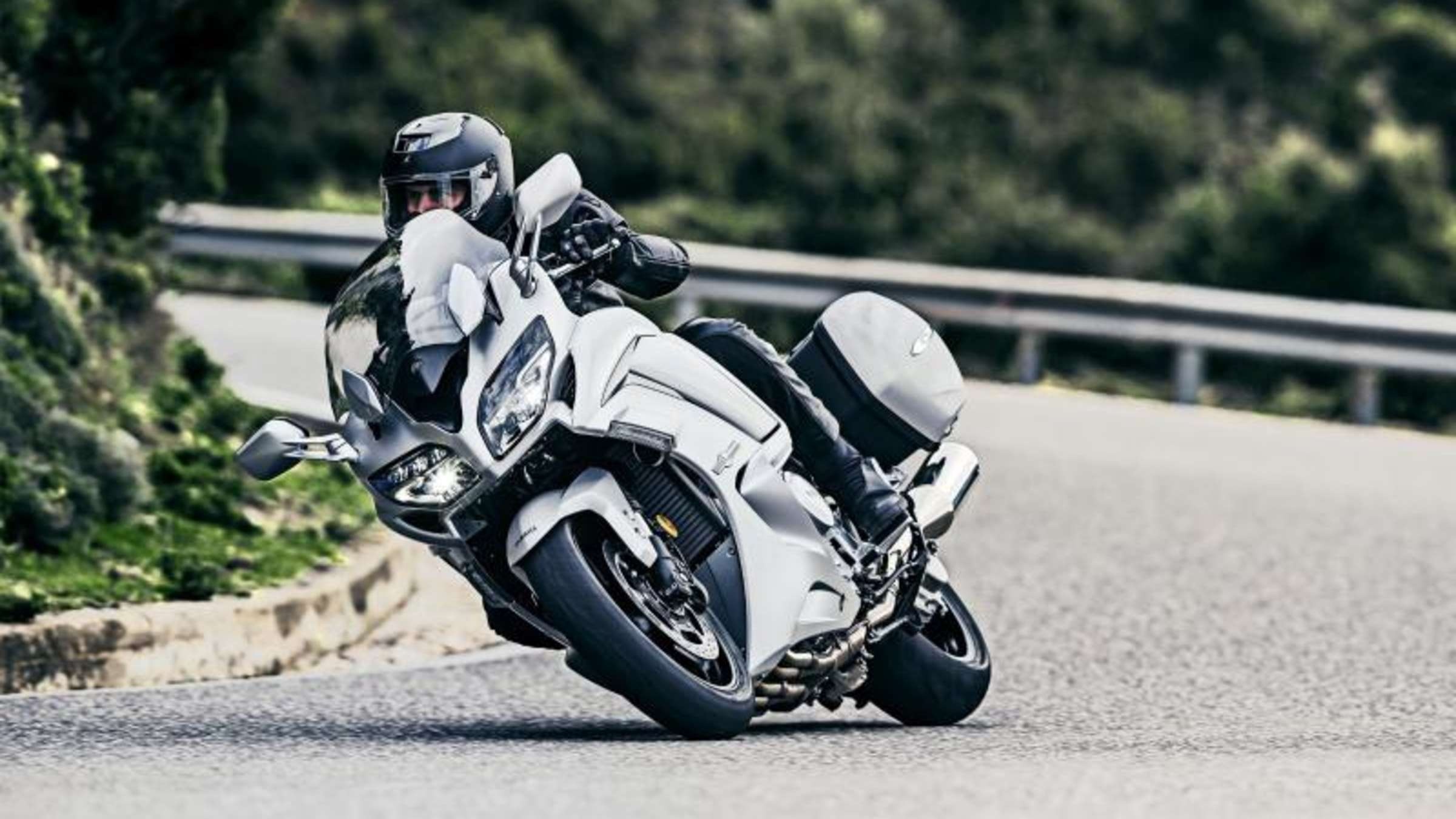 Yamaha FJR1300, Updates for sport tourer, Motorcycle news, 2400x1350 HD Desktop