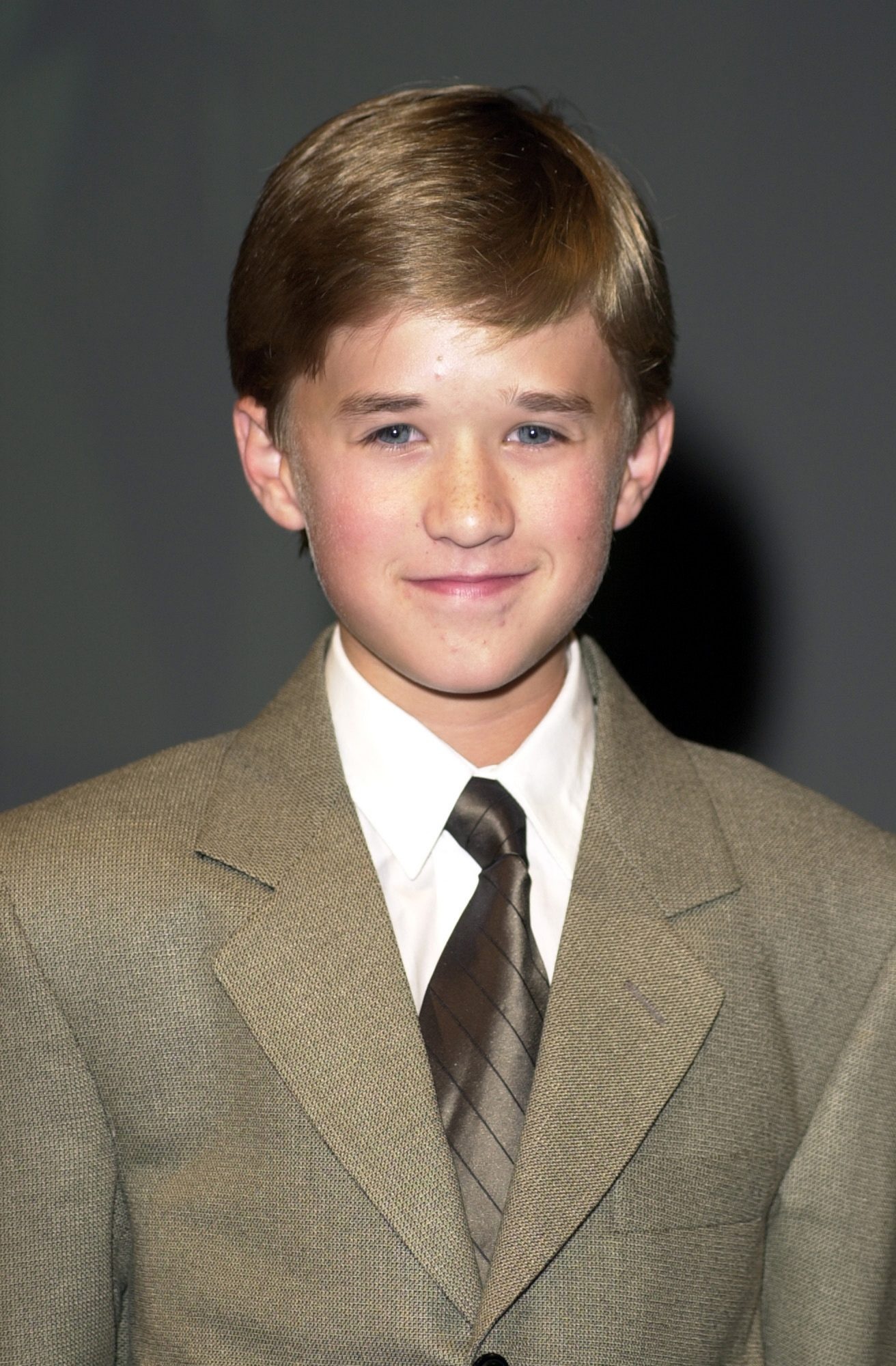 Haley Joel Osment, Movies, Free Osment Images, 1320x2000 HD Handy
