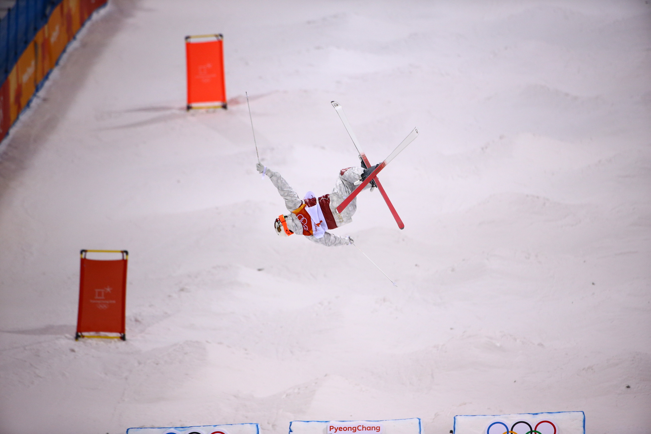 Mikael Kingsbury, Mogul skiing legendary, Pyeongchang 2018 Olympics, Team Canada, 2600x1730 HD Desktop