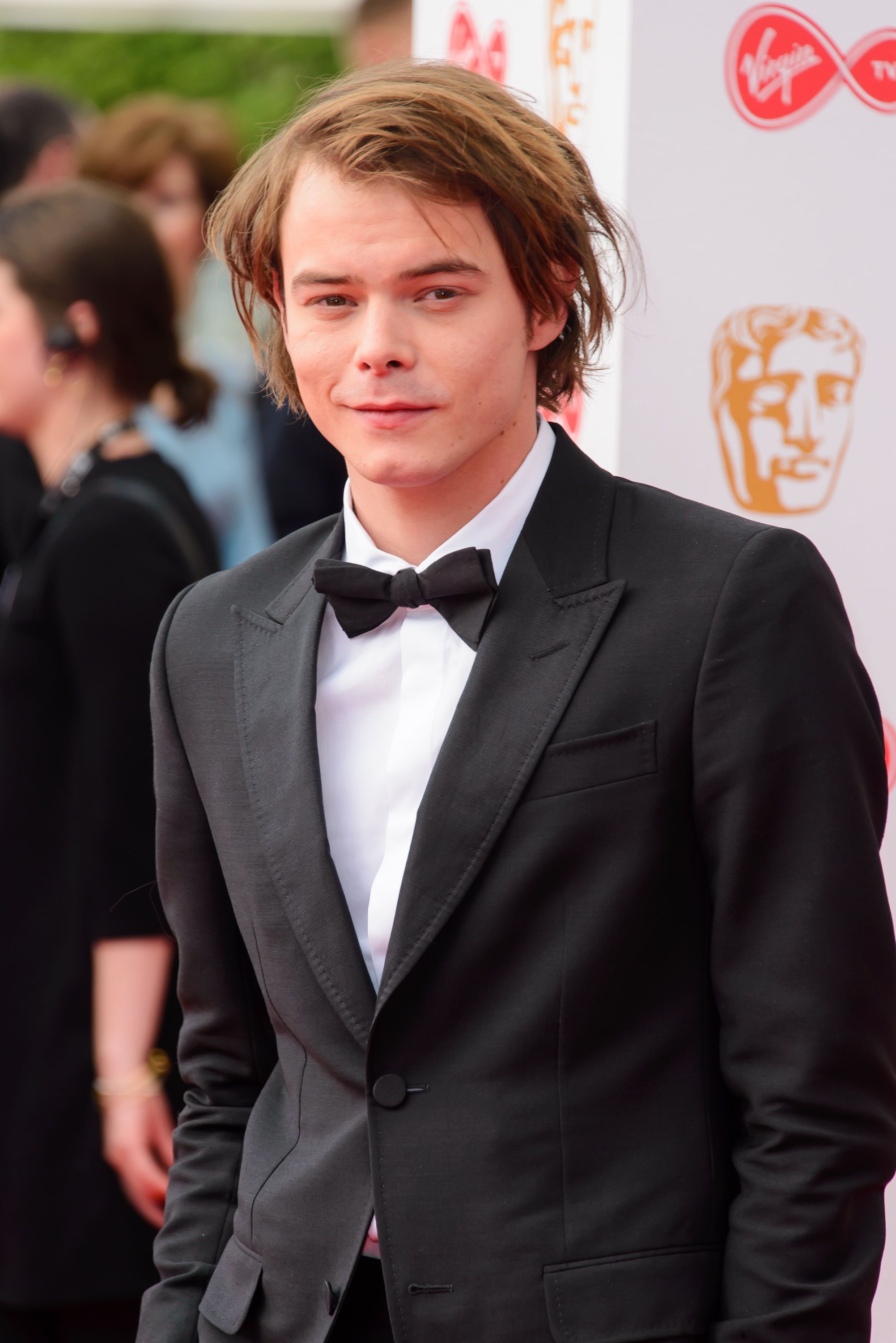 Charlie Heaton's role, Stranger Things, Darker tone, Series two anticipation, 2010x3000 HD Phone