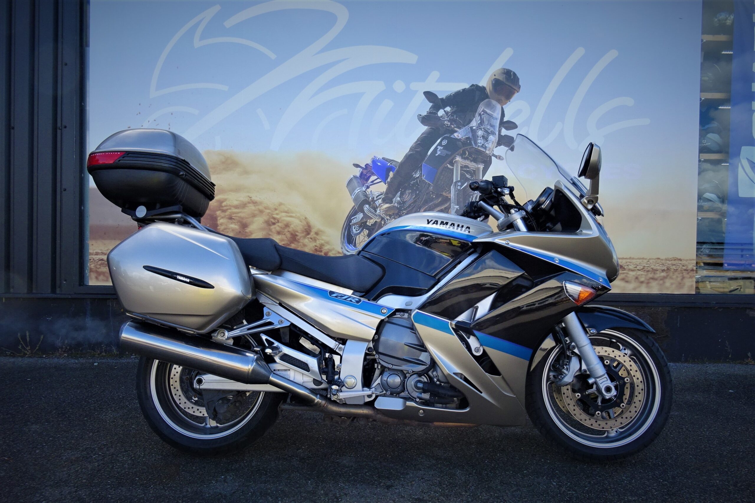 Yamaha FJR1300, Mitchell's Motorcycles, Dealer promotion, Motorcycle, 2560x1710 HD Desktop