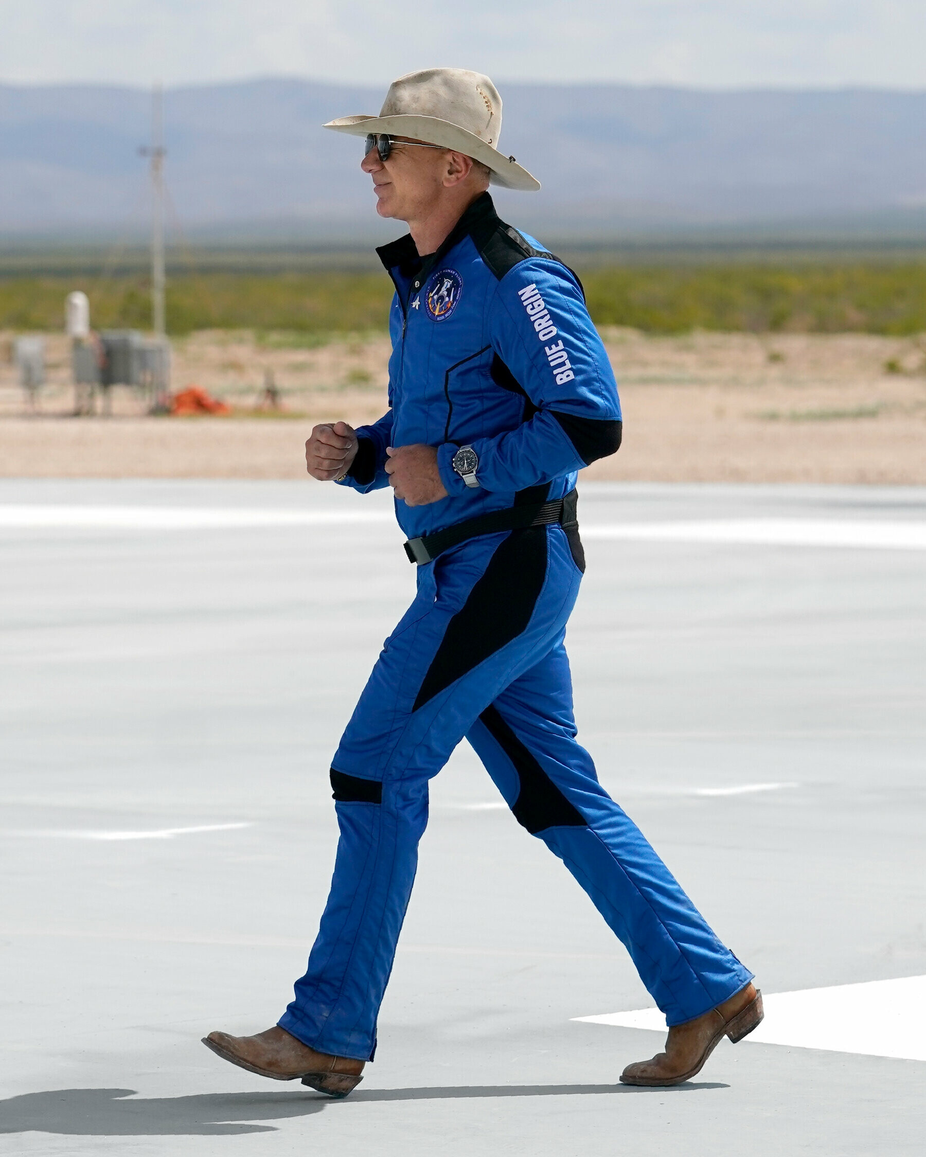 Blue Origin: Jeff Bezos, The owner of the company, Spaceflight. 1800x2250 HD Wallpaper.