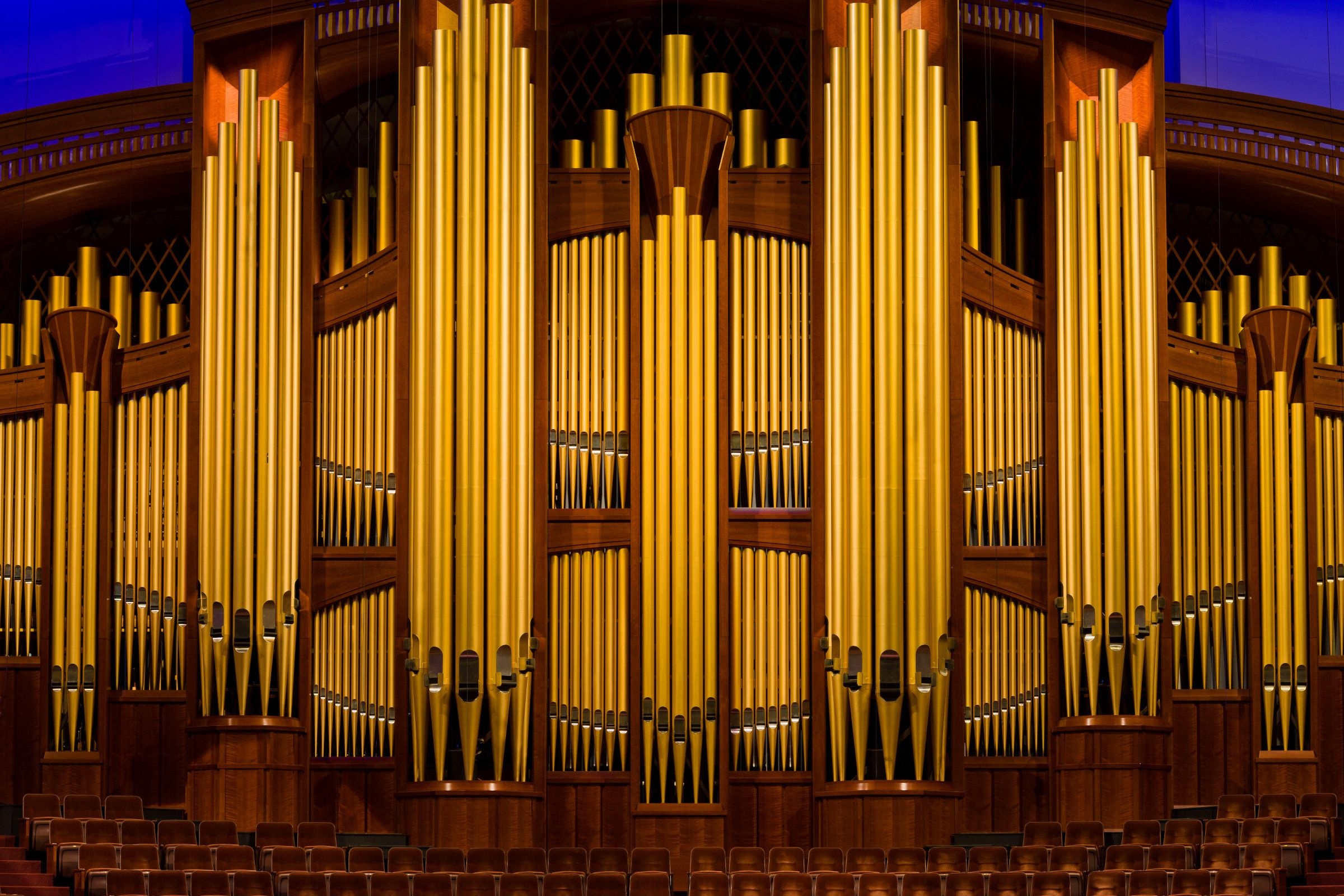 Pipe Organ: Sound is produced by air being forced through tubes of different sizes and lengths. 2400x1600 HD Background.