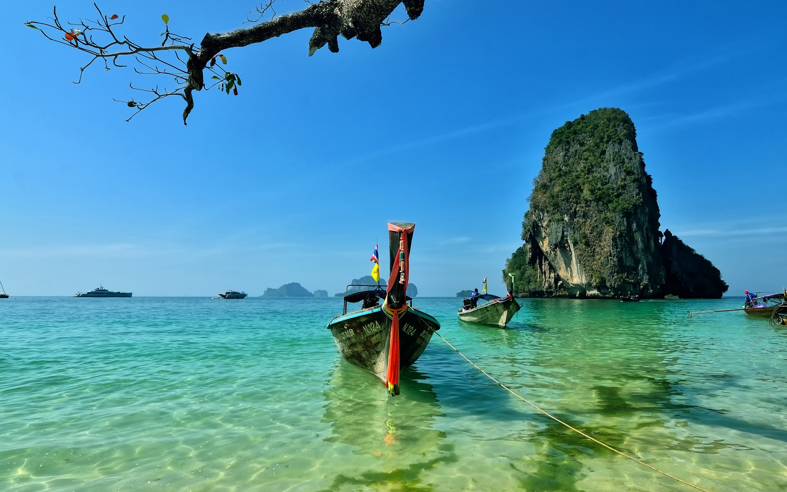 Railay Beach Island Thailand, Beautiful boat scenes, Tranquil sea, Tropical paradise, 2560x1600 HD Desktop