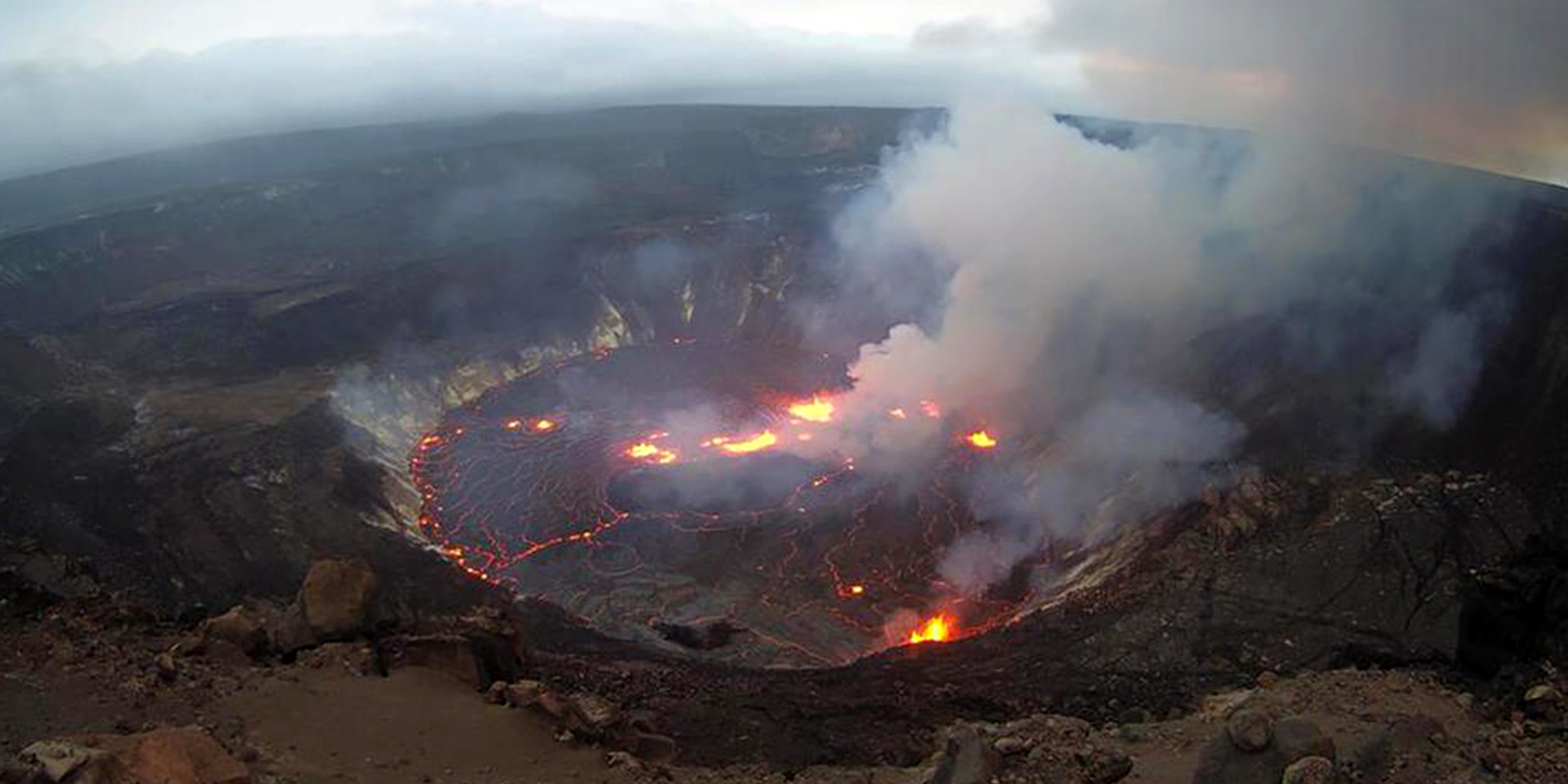 Kilauea volcano eruption, Hawaii's natural wonder, Remarkable event, Lava flows, 2400x1200 Dual Screen Desktop