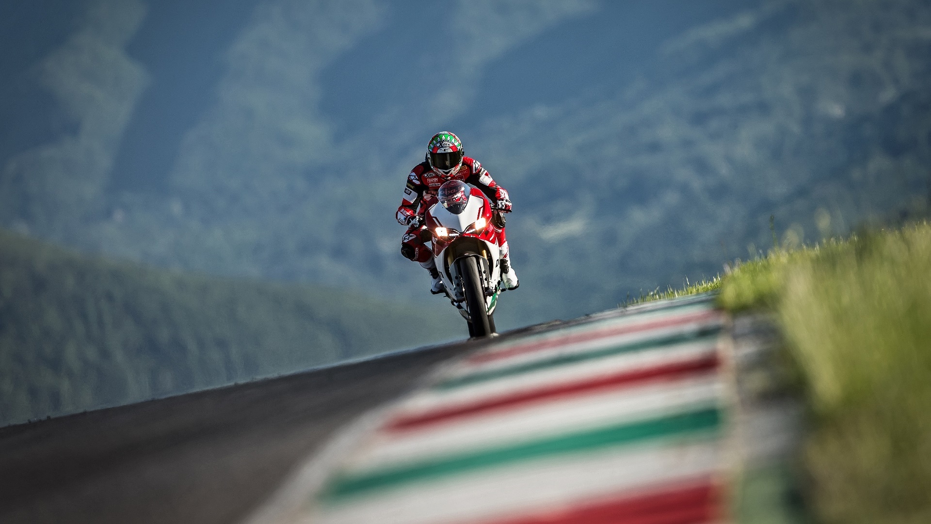 Motorcycle Racing: Ducati Final Edition, King of the Baggers Championship, Superquadro. 1920x1080 Full HD Background.