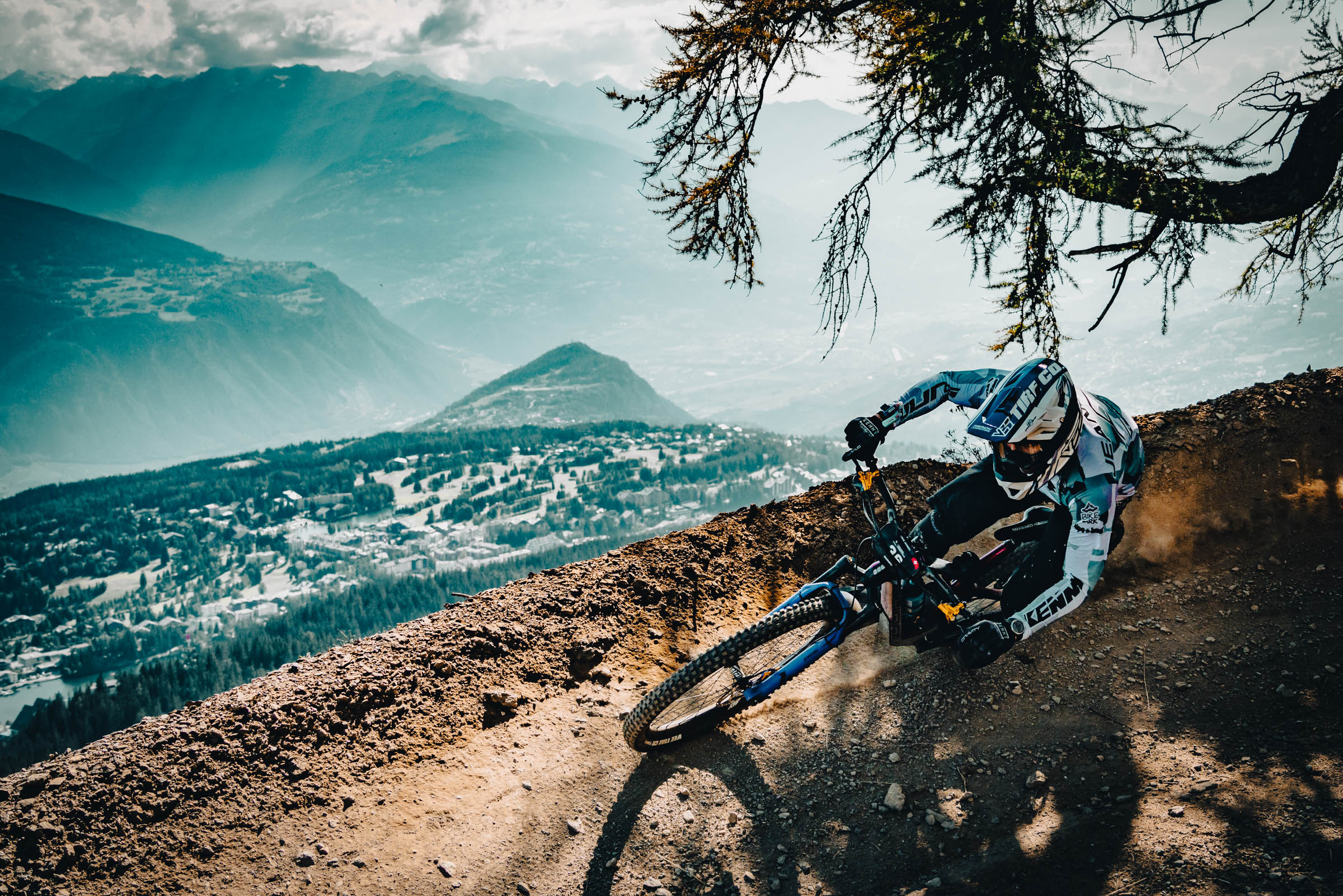 Mountain bike photography, Stunning portfolio, Olly Bowman, Captivating images, 2400x1610 HD Desktop