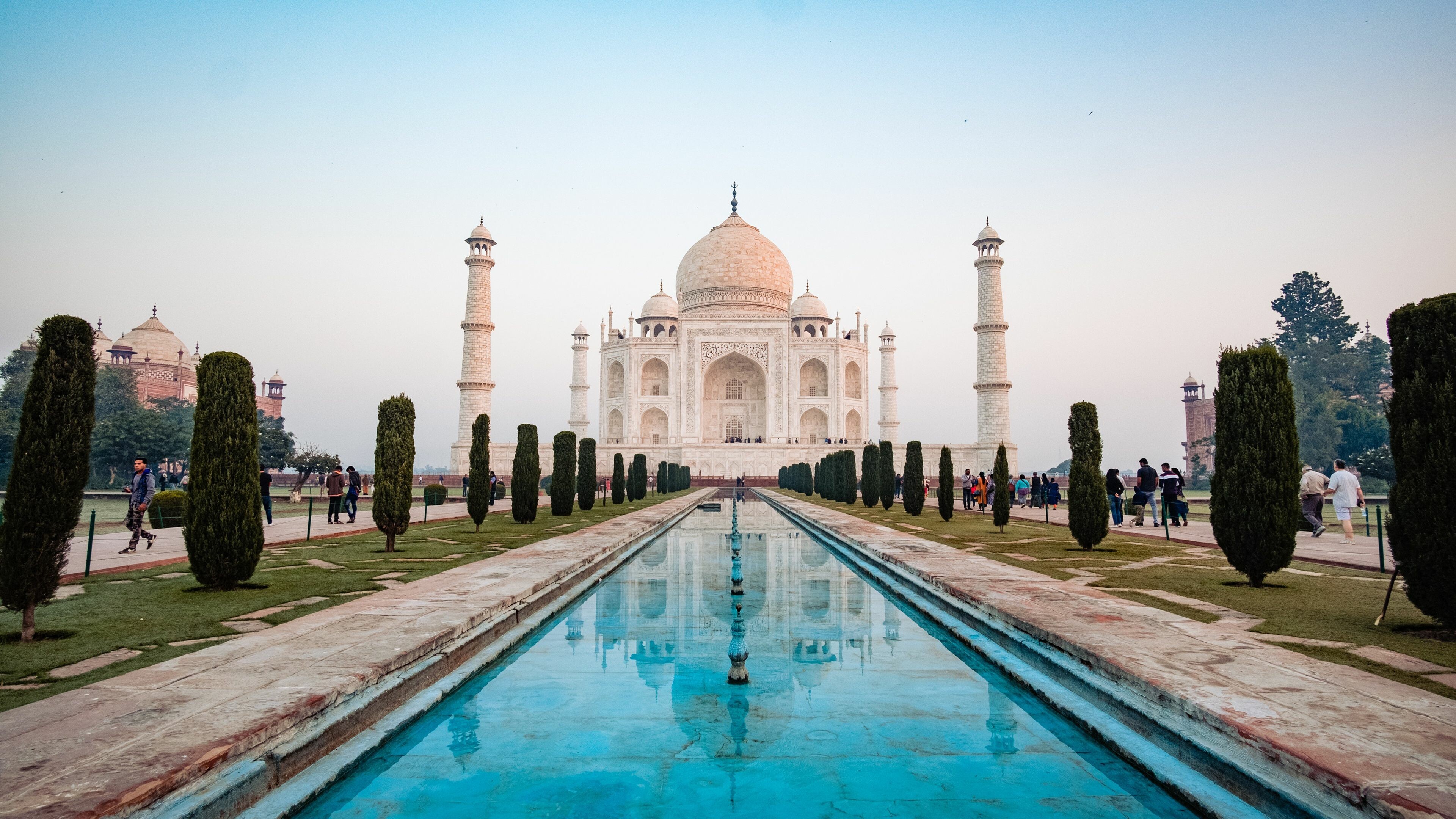 India: A winner of the New 7 Wonders of the World 2000–2007 initiative, Taj Mahal. 3840x2160 4K Background.
