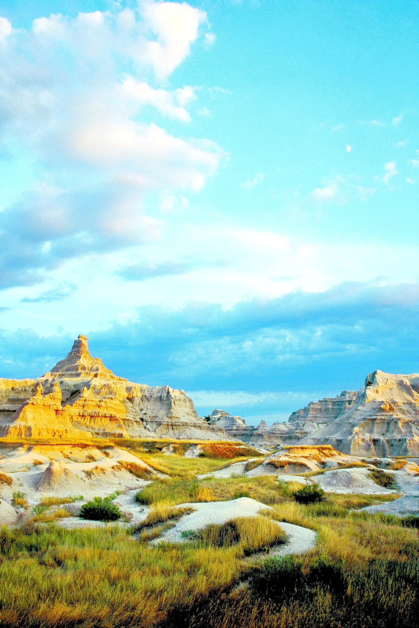 Discover South Dakota, Hidden gems, Uncharted adventures, Tourist's paradise, 1600x2400 HD Phone