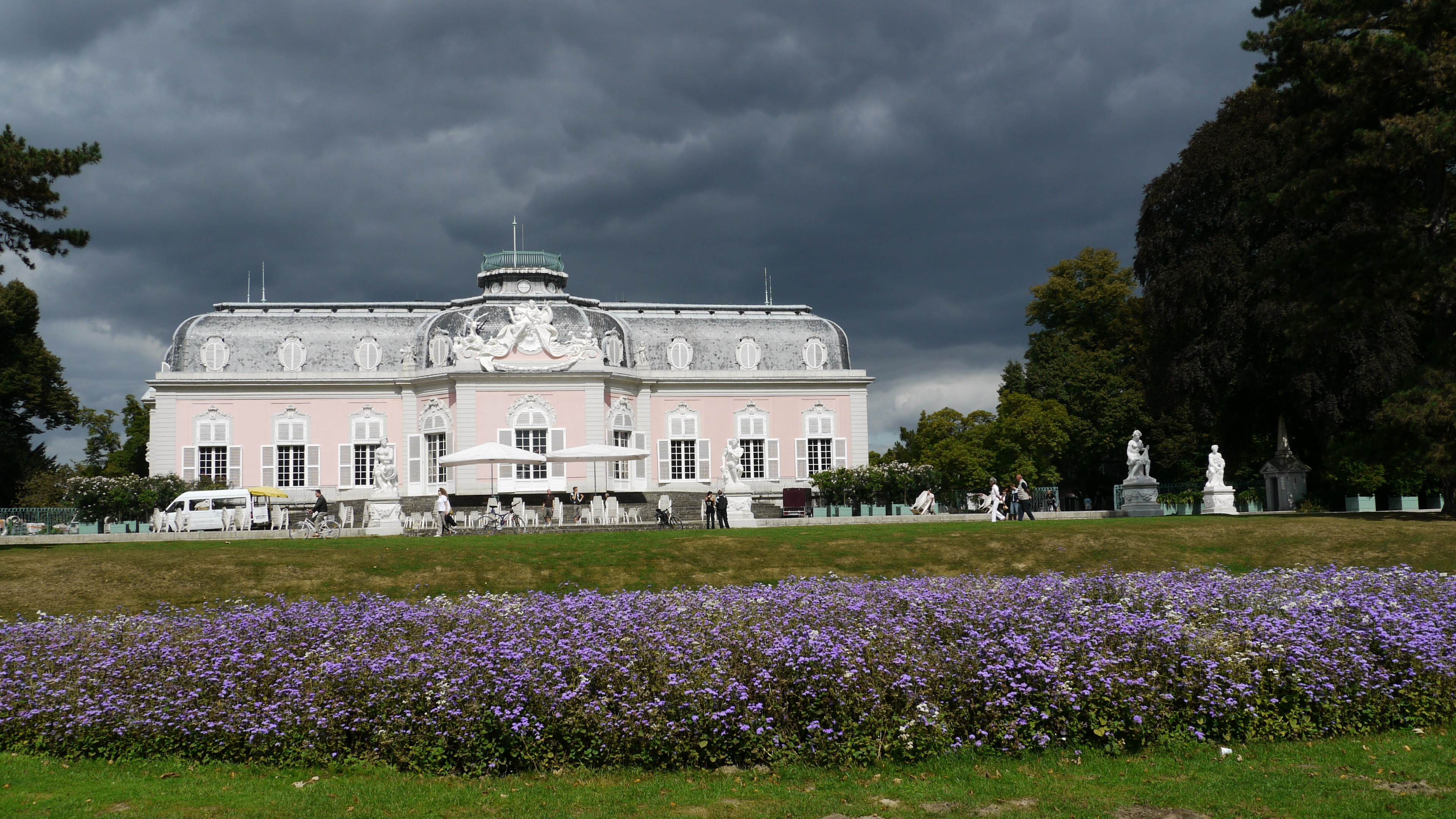 Palace: Benrath Palace, A Baroque-style palace, Located in a borough of Dusseldorf. 3840x2160 4K Wallpaper.
