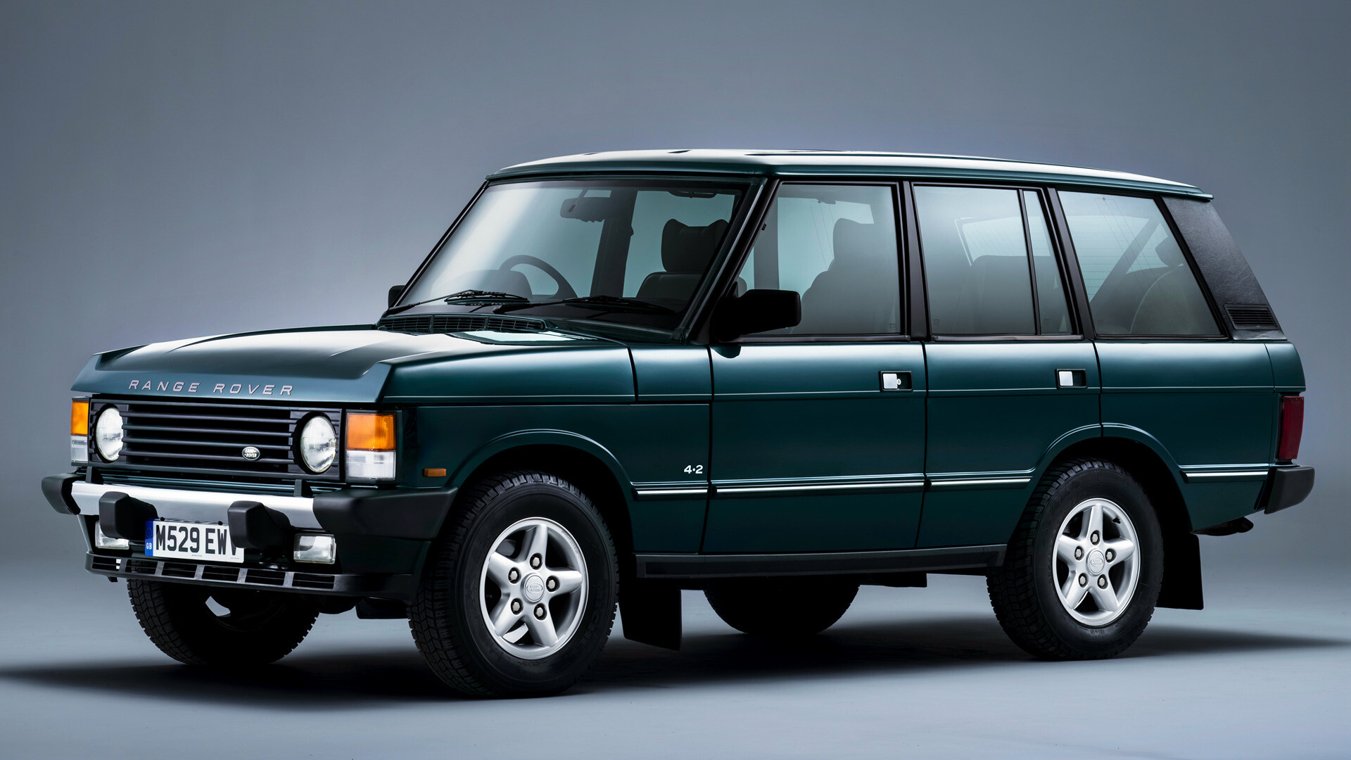 Range Rover: 1994 model Classic Autobiography, Luxurious modern classic 4x4. 1920x1080 Full HD Background.