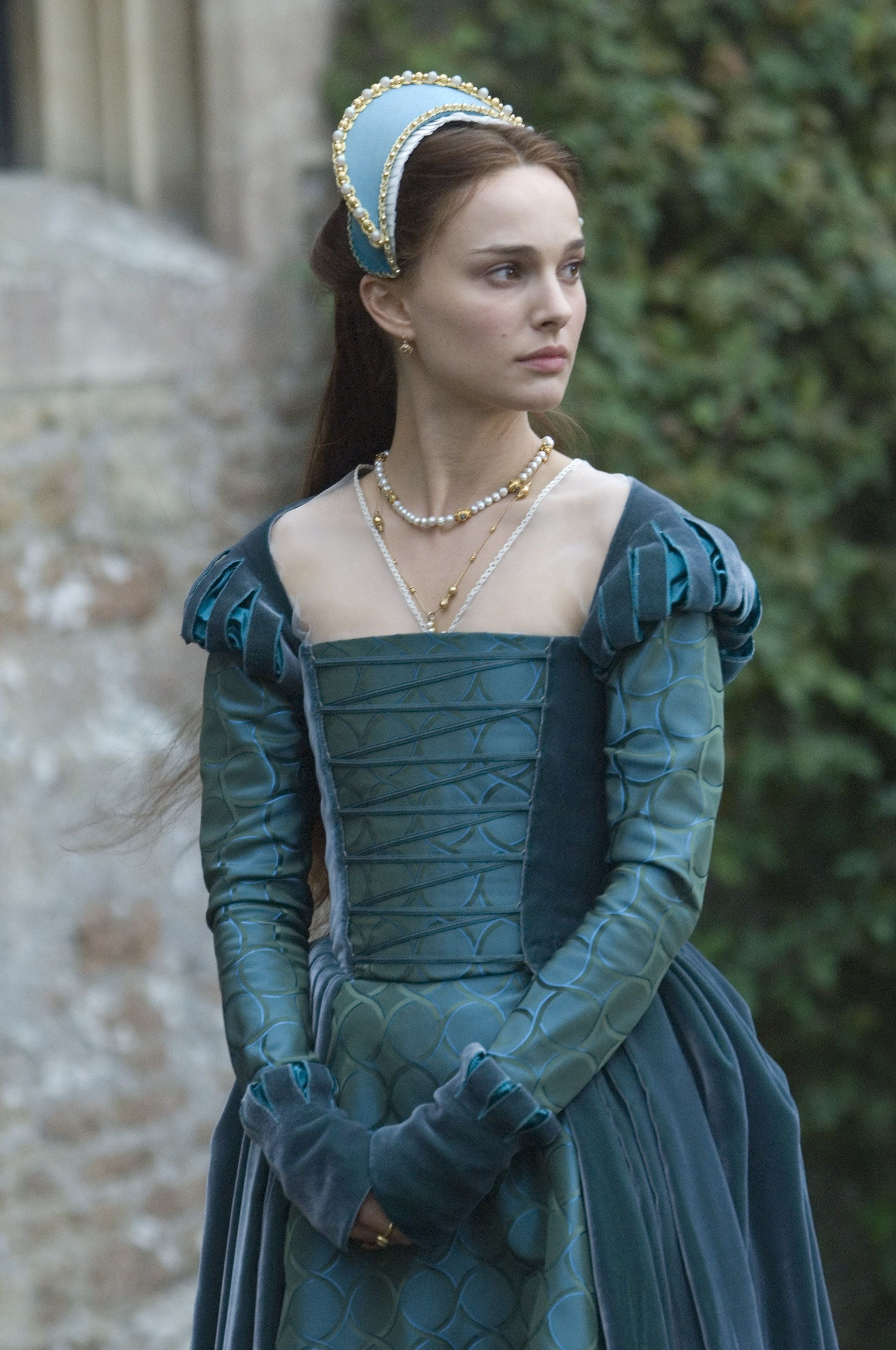 The Other Boleyn Girl, Ana Bolena, Nathalie Portman, 2140x3220 HD Phone