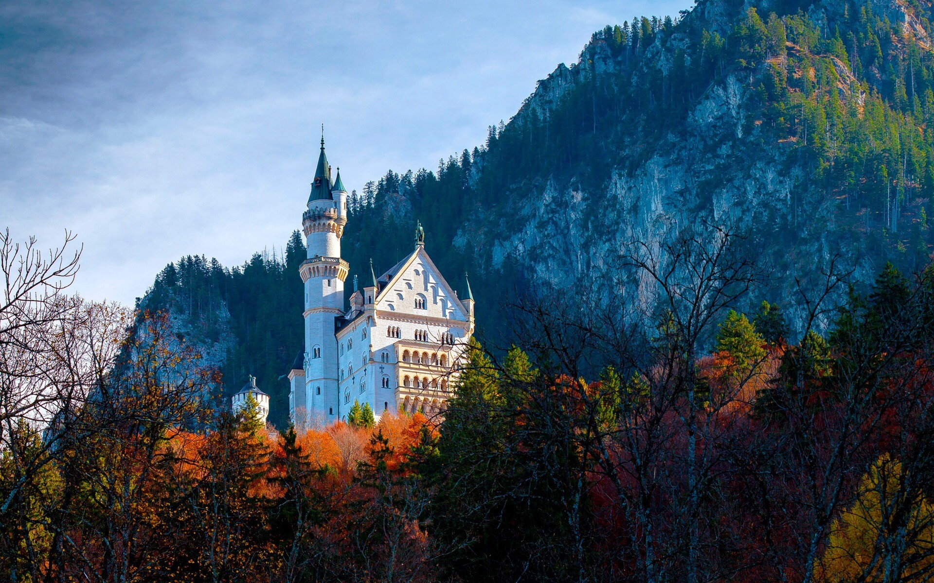 Neuschwanstein Castle: The residence of the king, Bavaria, Schwangau, Germany. 1920x1200 HD Background.