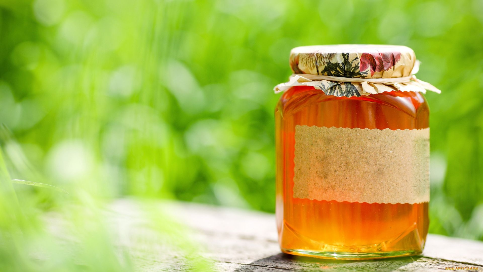 Honey: One of the most easily assimilated foods. 1920x1080 Full HD Background.