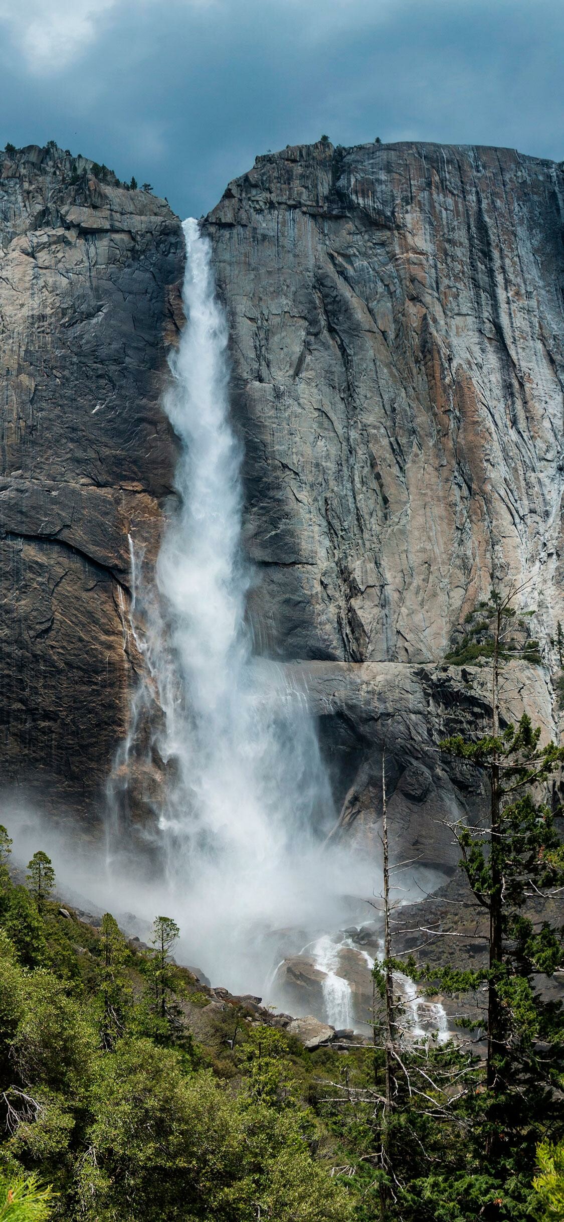 Waterfall: Mountain, Yosemite Falls, Yosemite National Park. 1130x2440 HD Background.