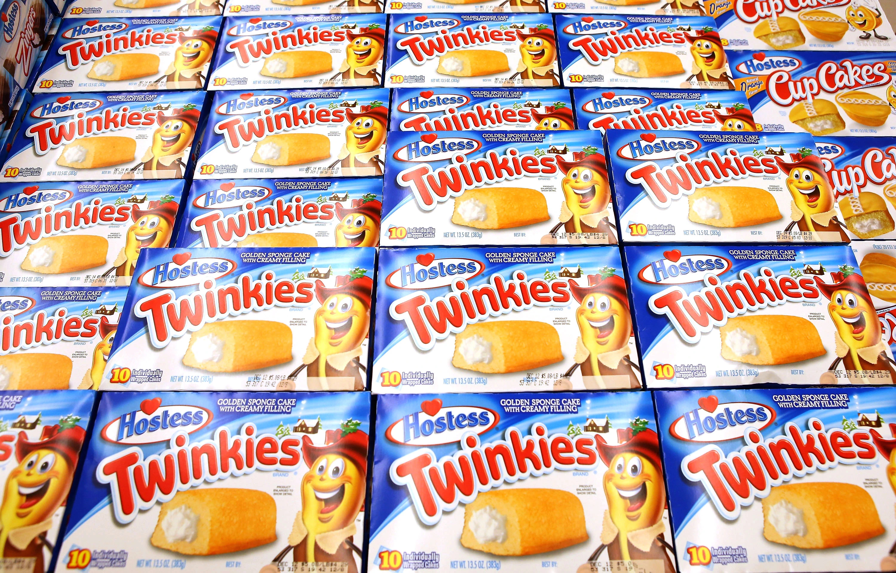 Twinkies, Hostess Brands, Snack cake history, Baked goods, 3000x1920 HD Desktop
