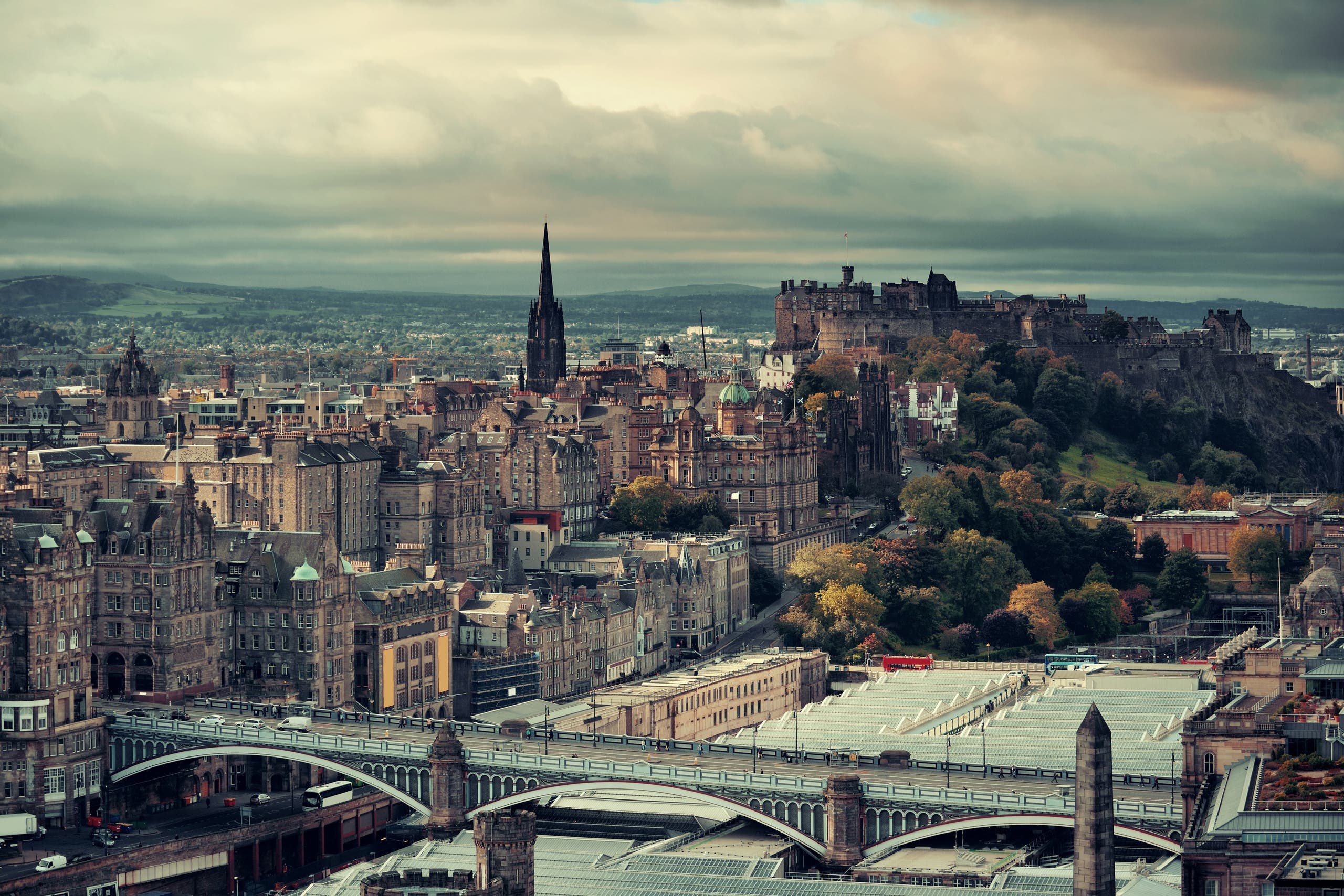 Edinburgh skyline, 24 hours in Edinburgh, Harry Potter, Ghost tours, 2560x1710 HD Desktop