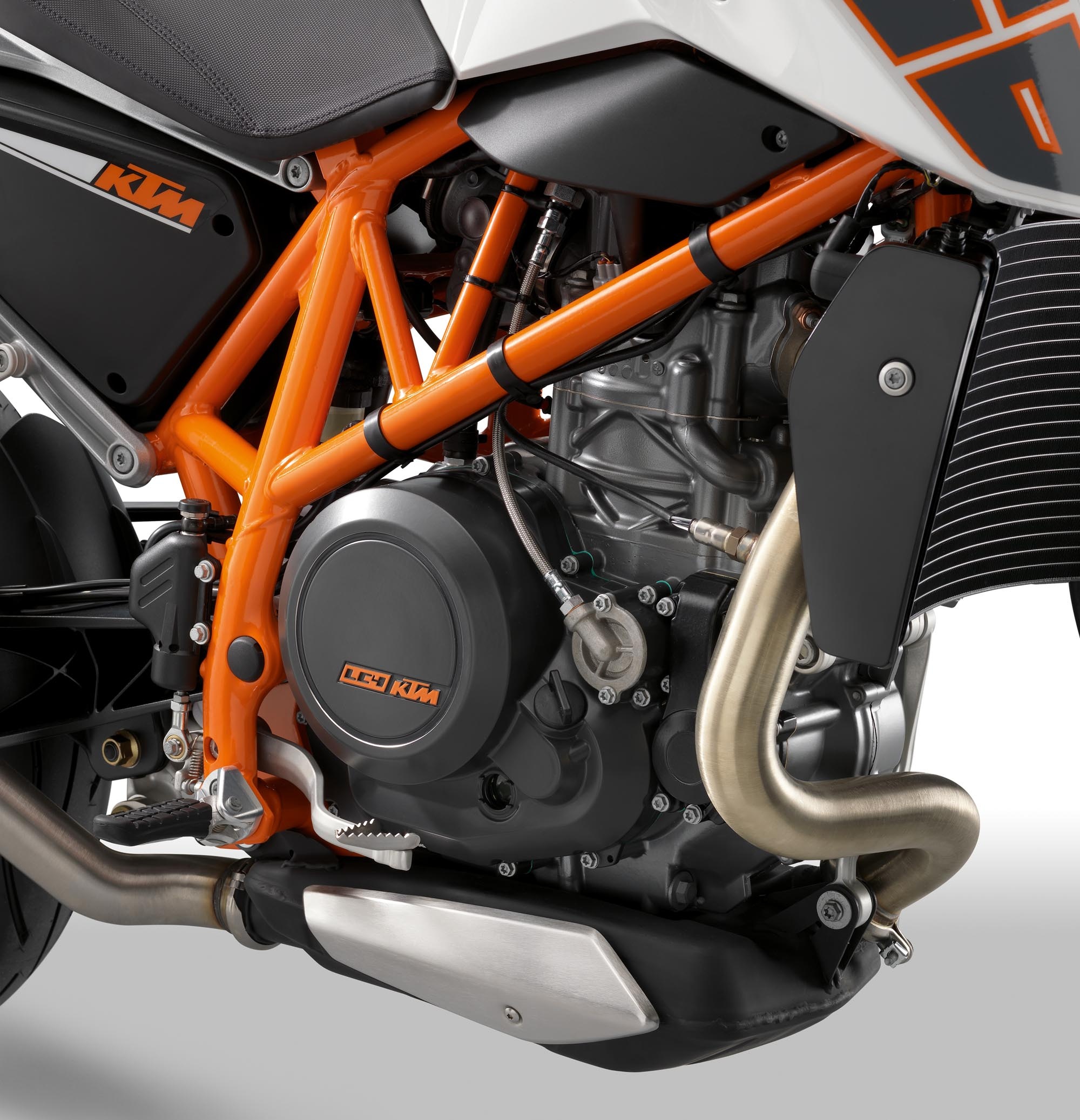 KTM Duke Bike, 2012 Model, Cheaper and More Powerful, Absorbing Ride, 2000x2080 HD Phone