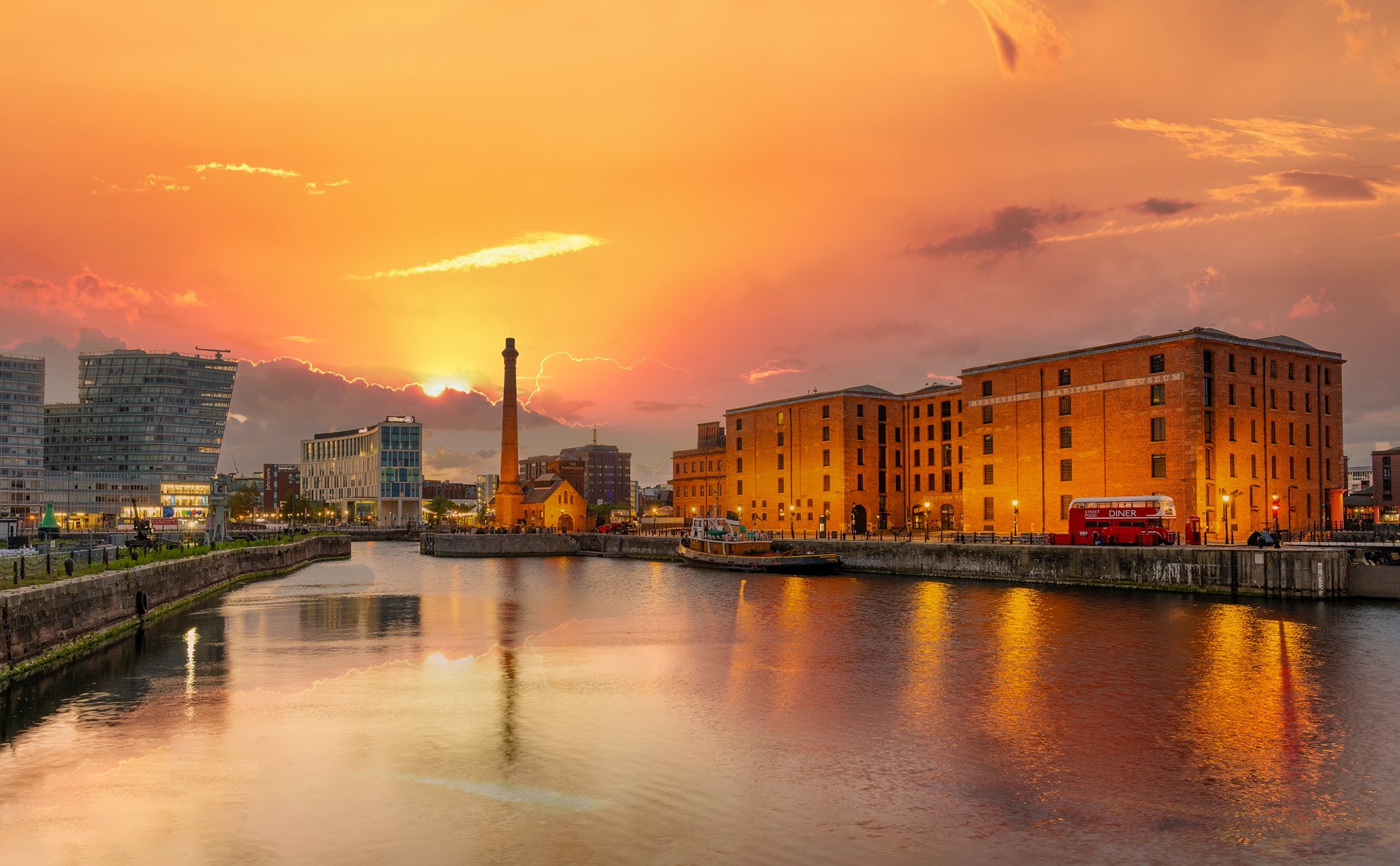 Liverpool Skyline, Albert Dock, Texasrv HD wallpapers, Wallpaper Liverpool, 2200x1360 HD Desktop