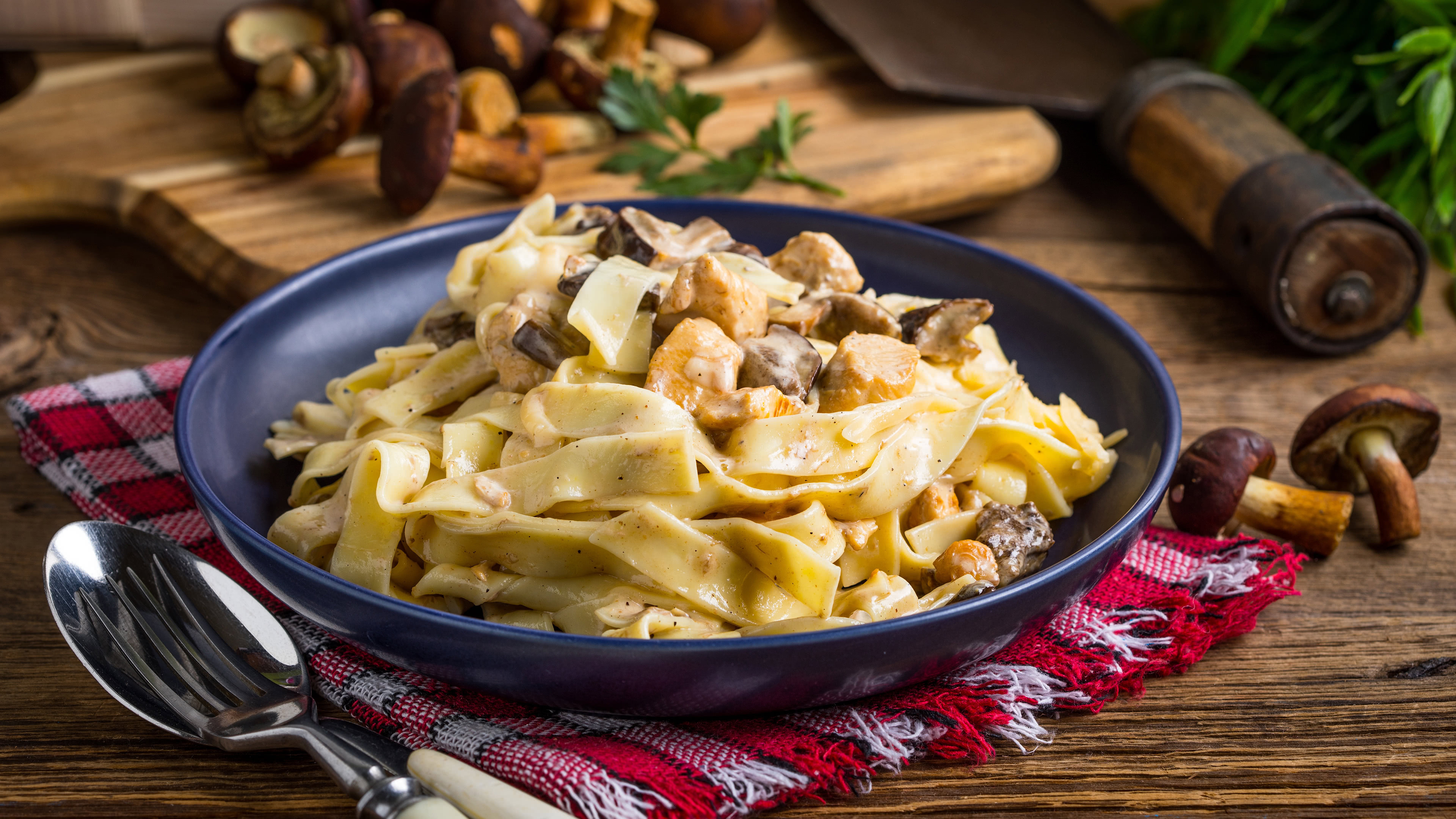 Pasta: Fetuccini Alfredo, Cooked by boiling or baking. 3840x2160 4K Background.