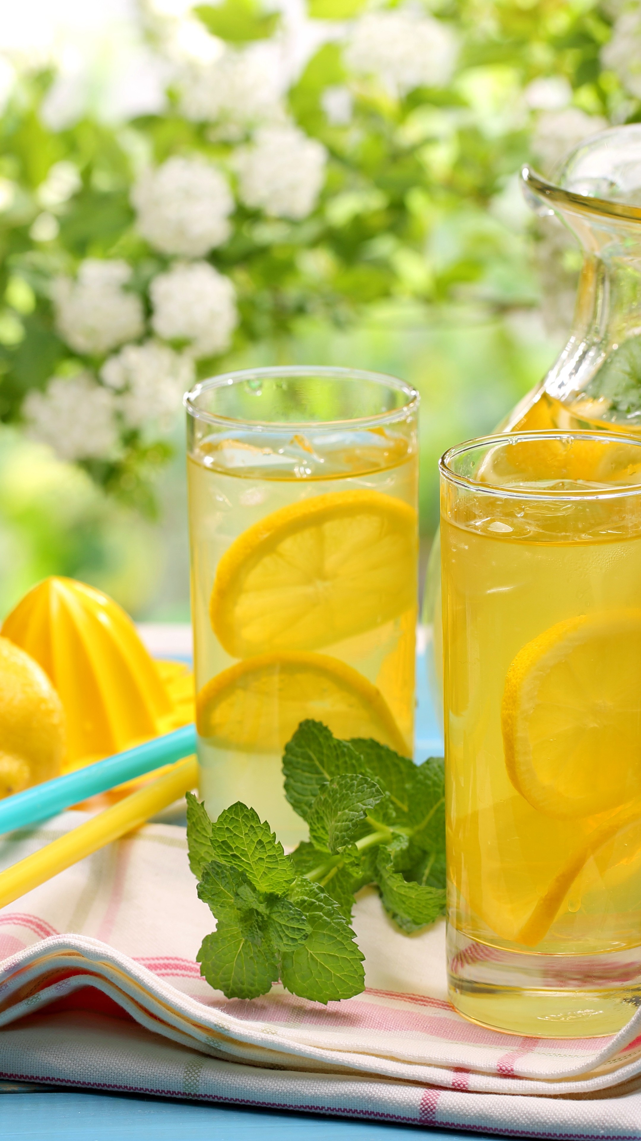 Lemon juice wallpapers, Citrus refreshment, Tangy flavor, Summer drinks, 2160x3840 4K Handy