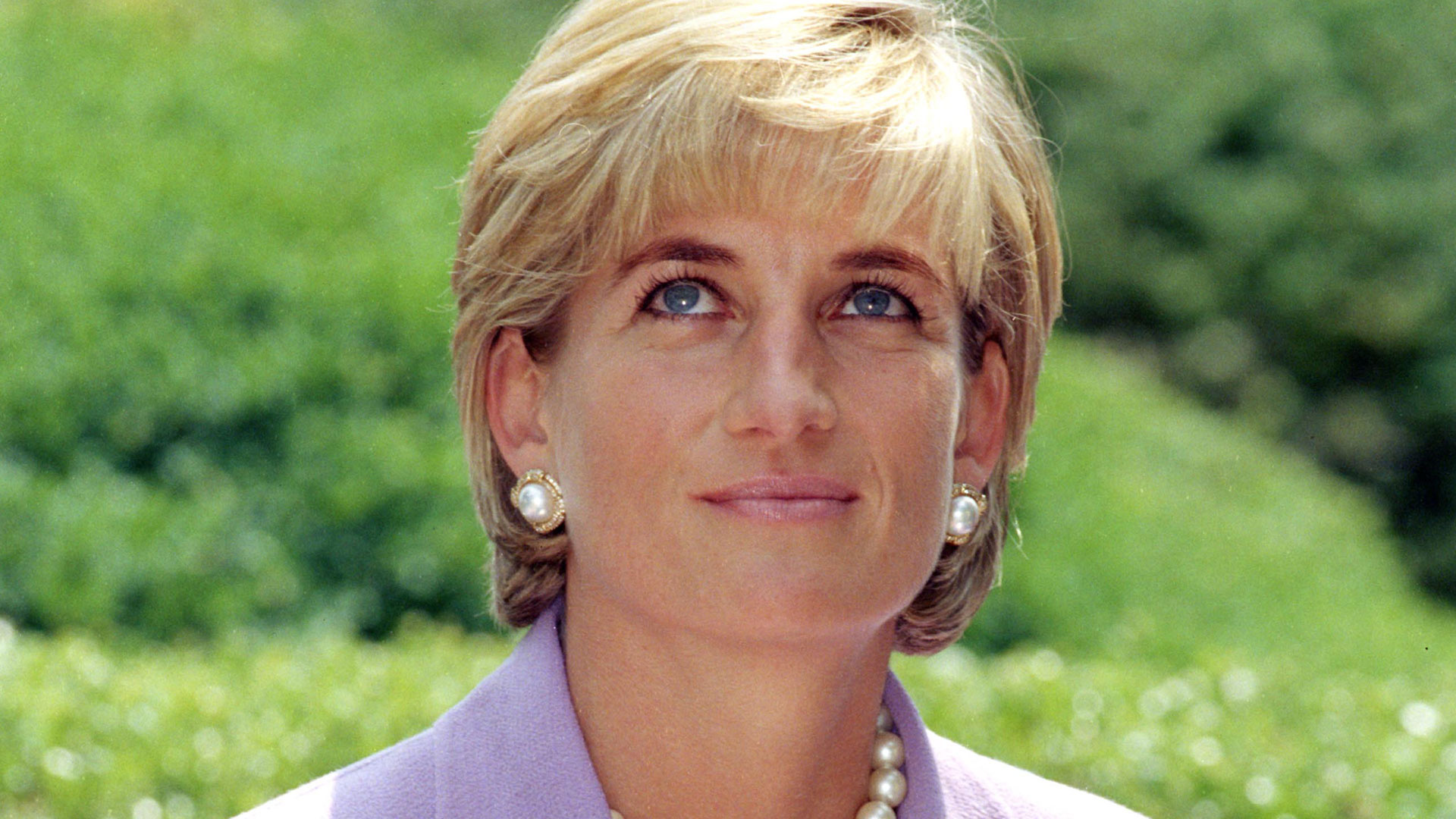 Princess Diana: Undertook royal duties on behalf of the Queen and represented her at functions across the Commonwealth realms. 1920x1080 Full HD Background.