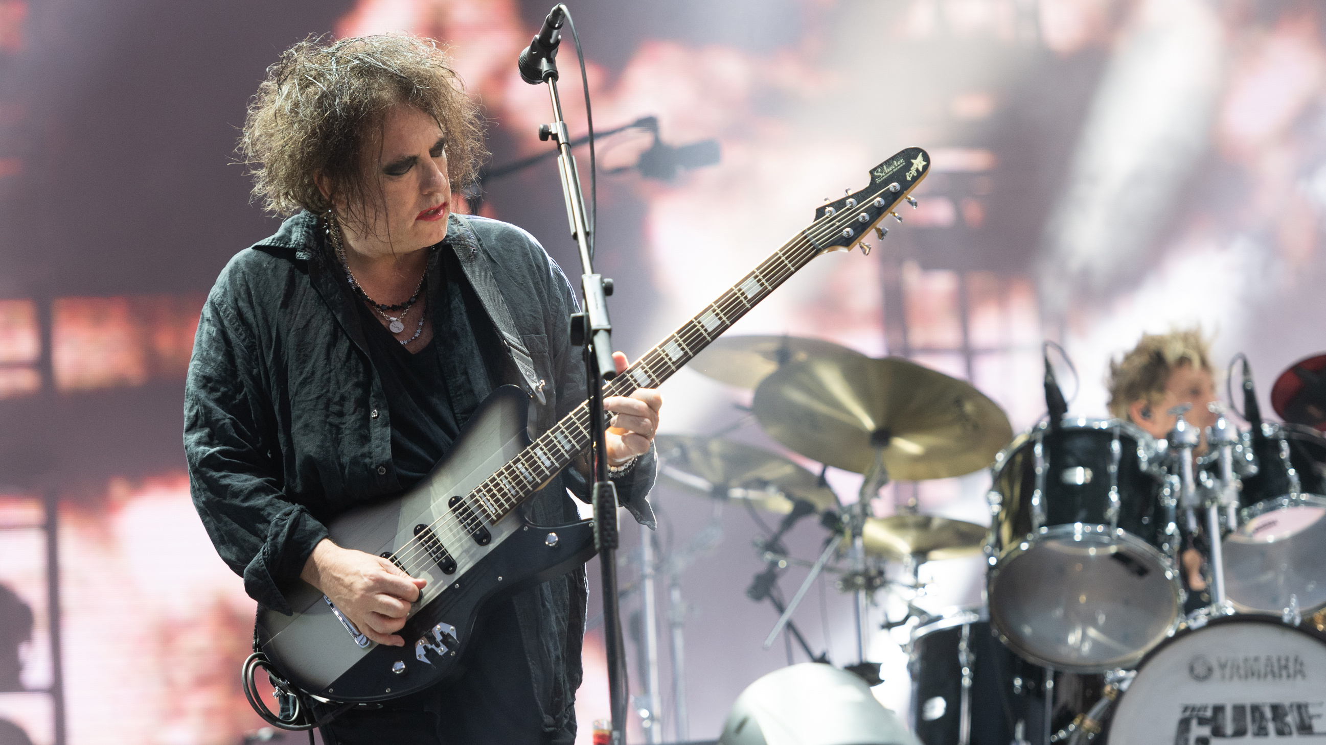 The Cure, Robert Smith, Iconic musician, 2600x1460 HD Desktop