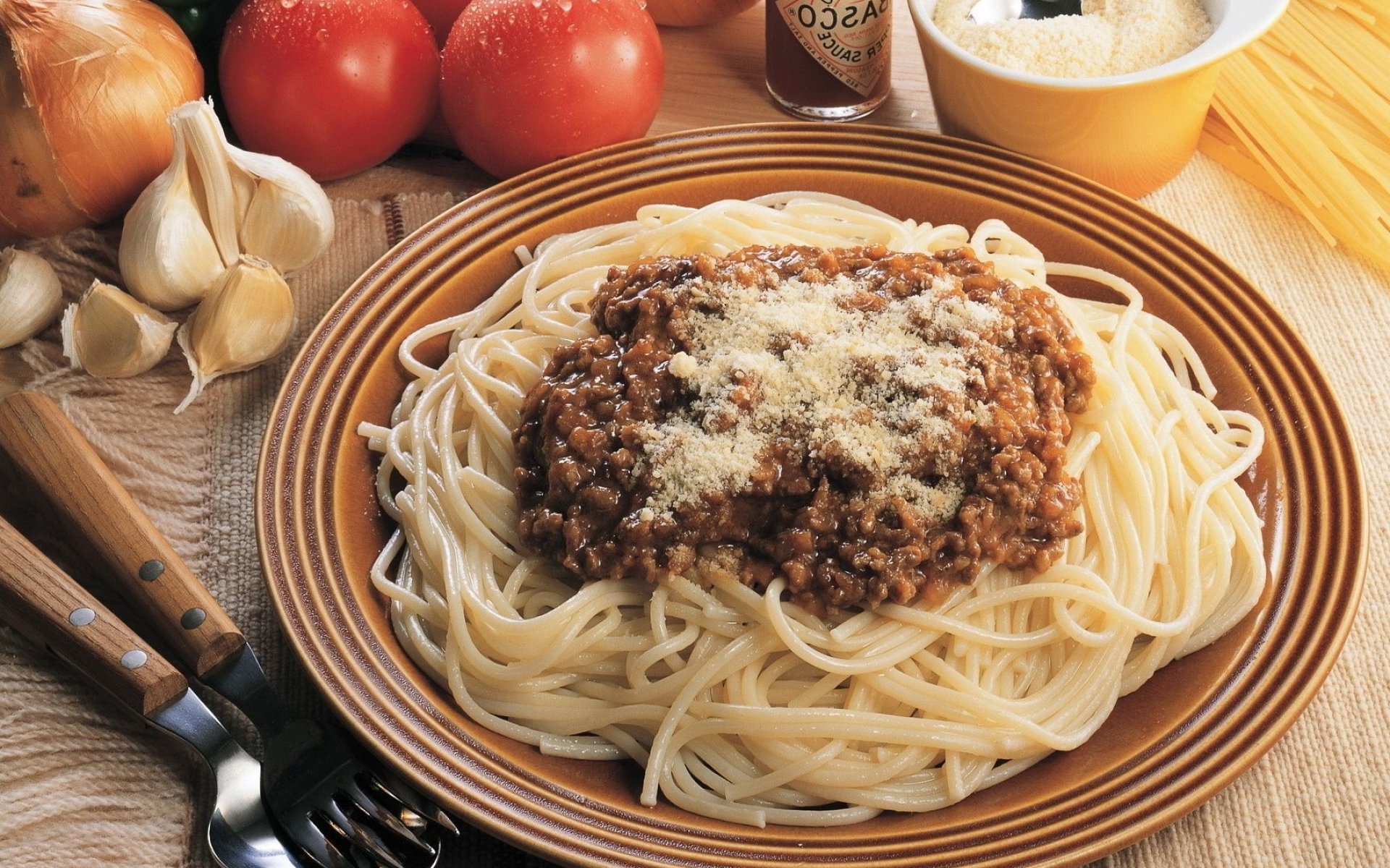 Pasta: Spaghetti bolognese, Made from grains, such as rice, corn, or quinoa. 1920x1200 HD Background.
