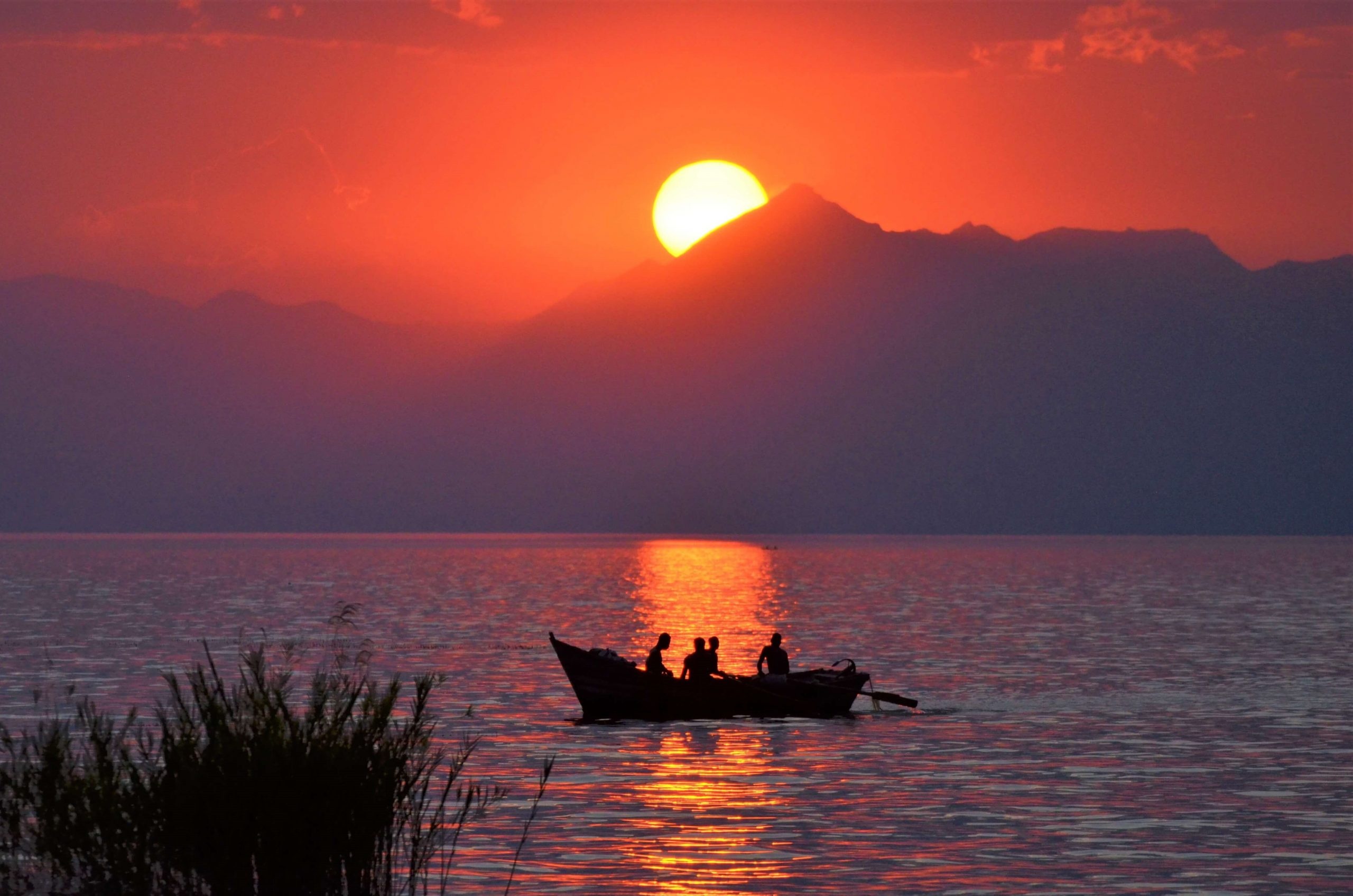 Lake Malawi, Travels, Trip highlight, 1 2 Travel Africa, 2560x1700 HD Desktop