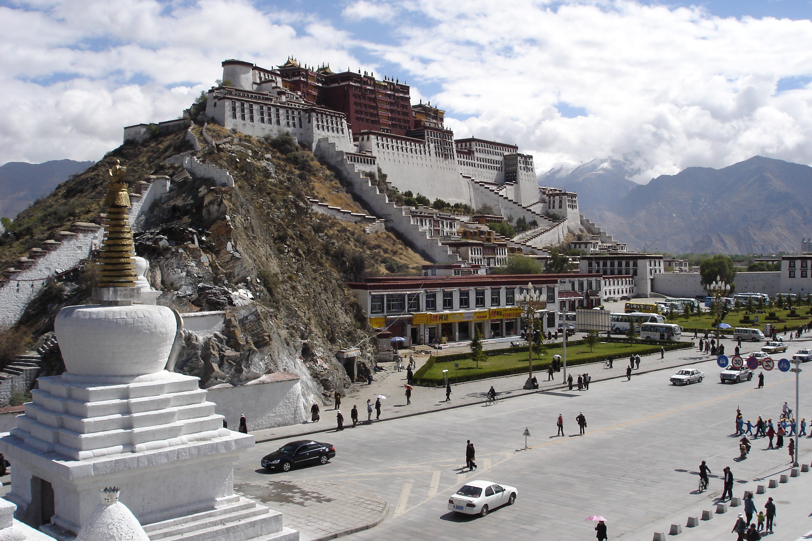 Potala Palace, Tibetan heritage, Cultural treasure, Historical significance, 2600x1730 HD Desktop