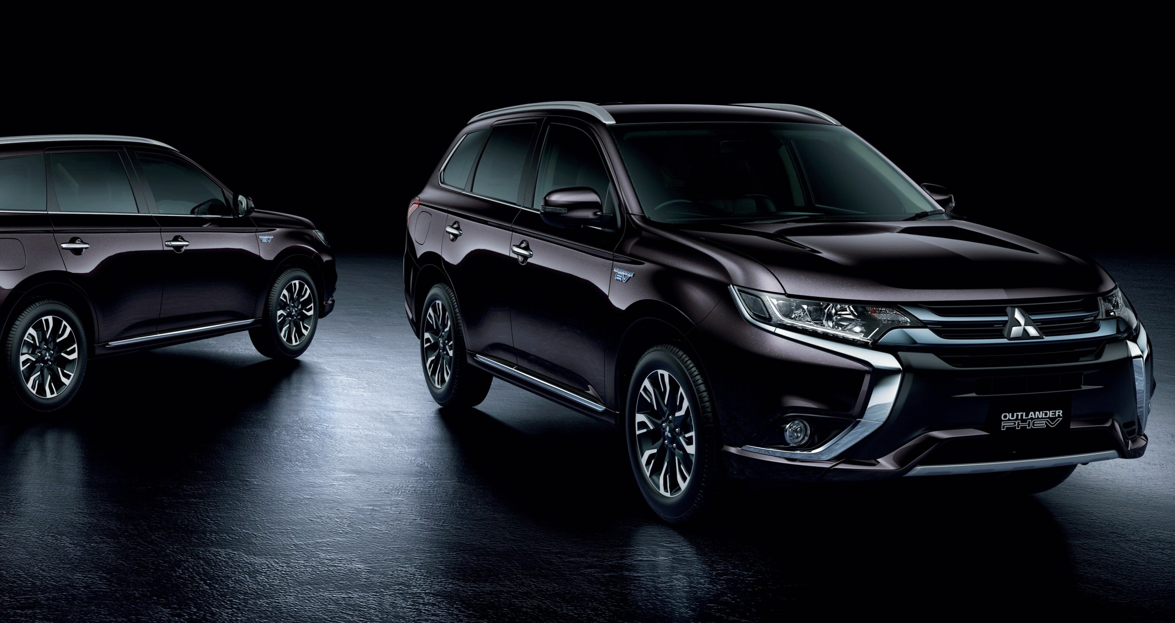 Mitsubishi: Outlander, A compact crossover SUV manufactured by Japanese automaker, MM. 3840x2040 HD Wallpaper.