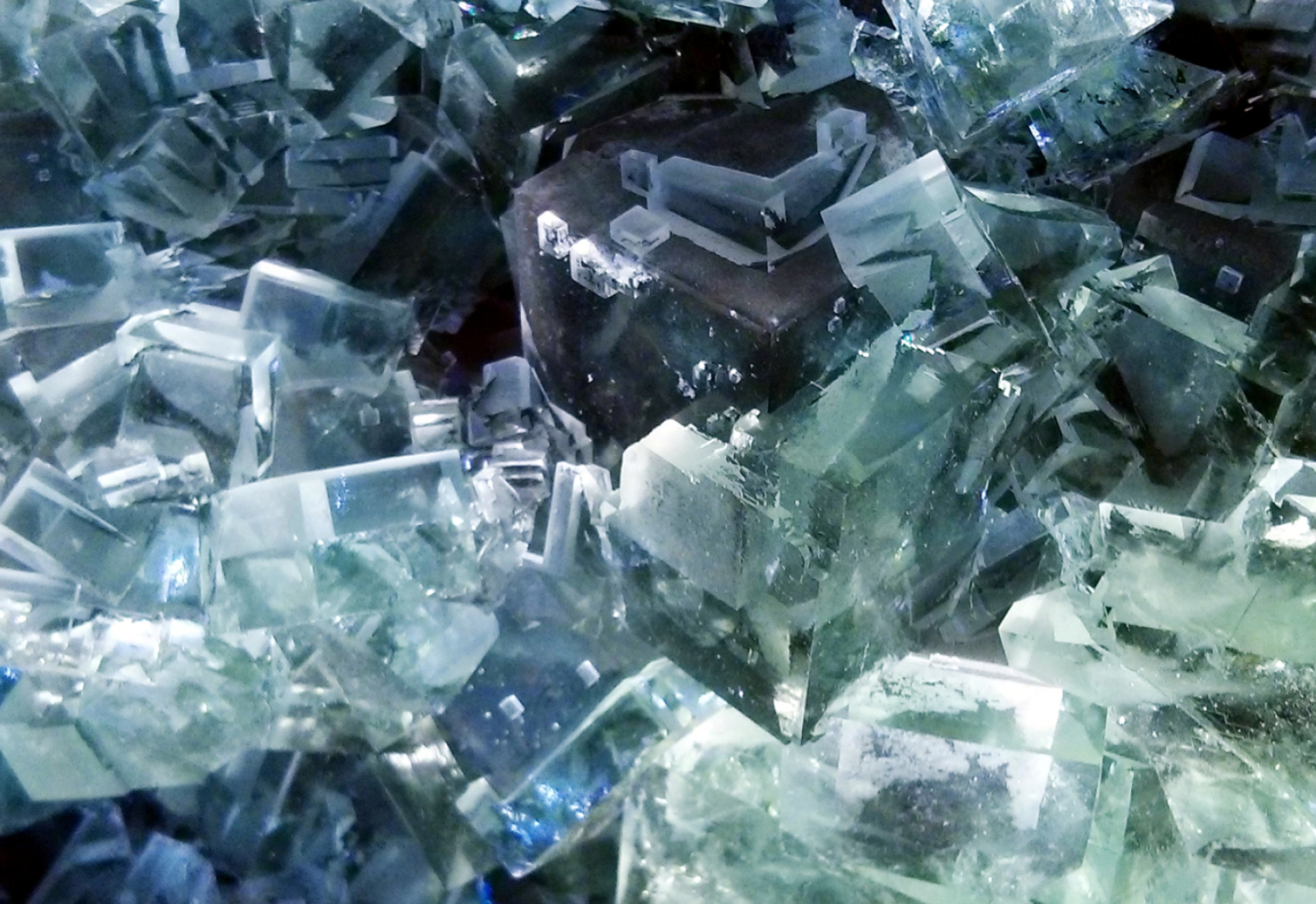 Rock formations, Dazzling minerals, Earth's treasures, Crystalized wonders, 1920x1320 HD Desktop