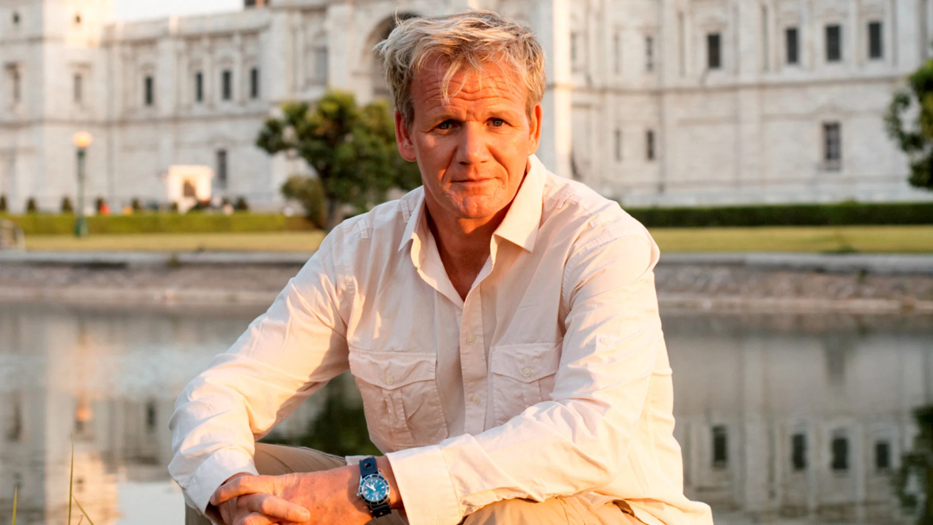 Gordon Ramsay: Launched the first international restaurant, Verre, in Dubai, in 2001. 1920x1080 Full HD Background.