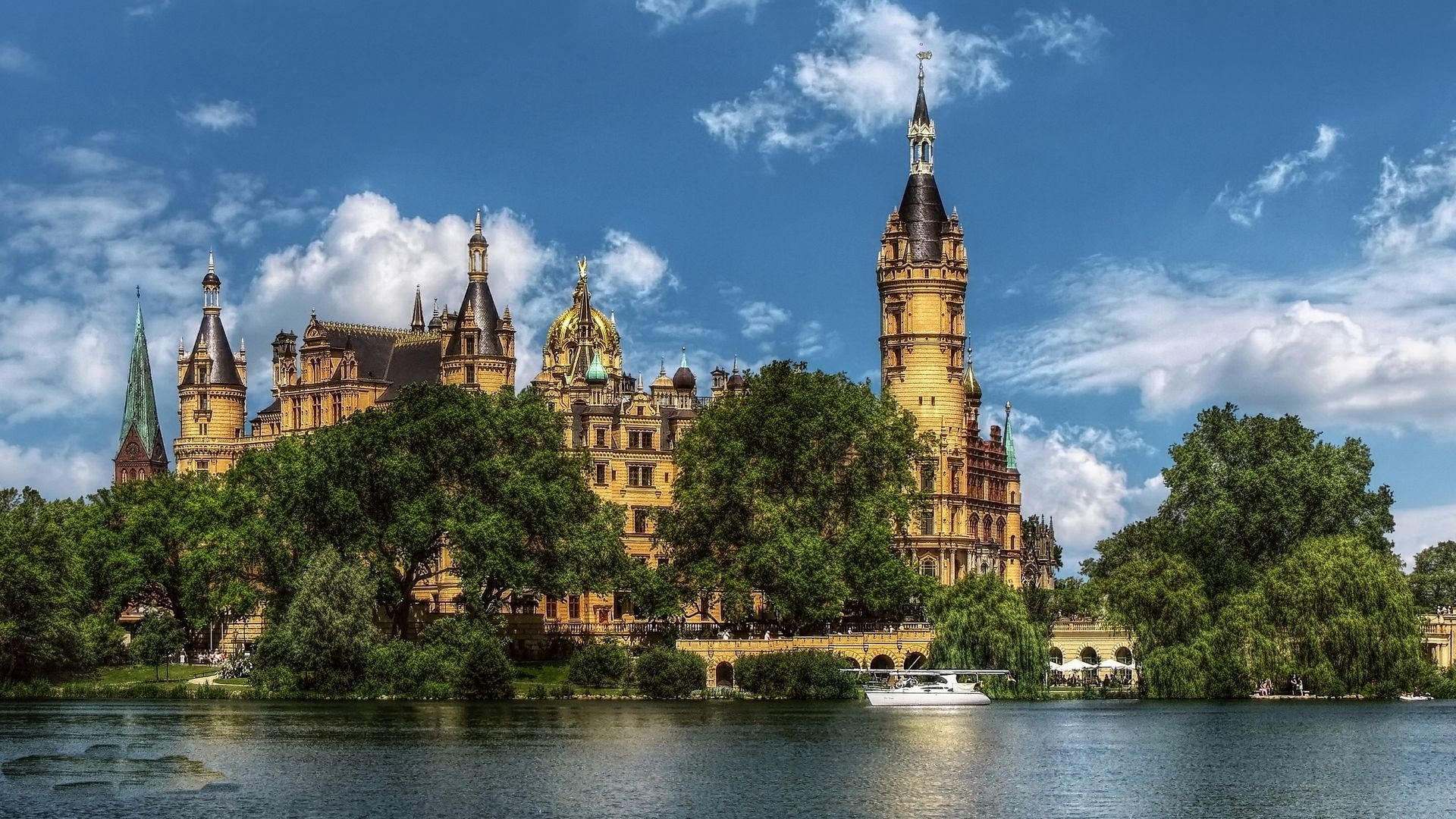 Castle: Schwerin Palace, The home of the dukes and grand dukes of Mecklenburg. 1920x1080 Full HD Wallpaper.