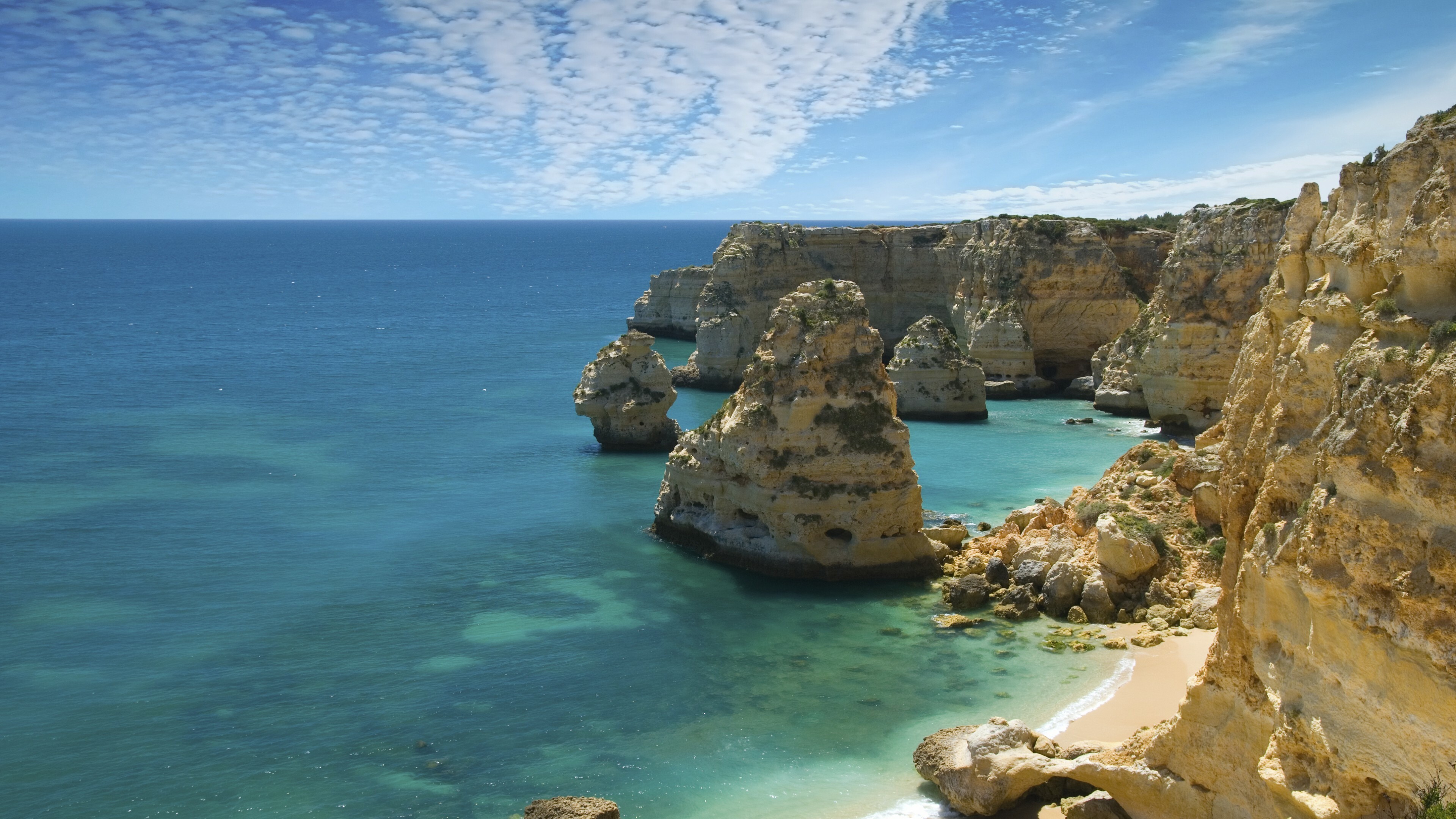 Portugal: Founded first as a county of the Kingdom of Leon in 868. 3840x2160 4K Wallpaper.