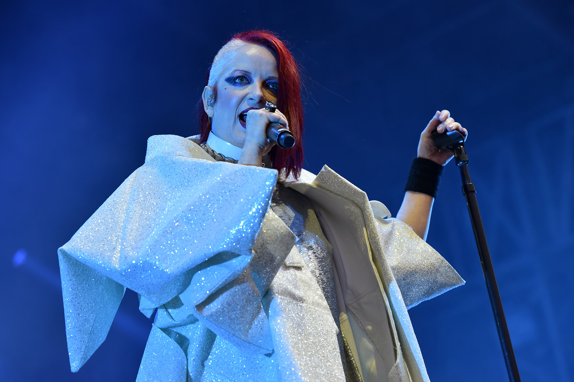 Shirley Manson, Garbage frontwoman, Musical collaboration, Powerful and unique, 2000x1340 HD Desktop