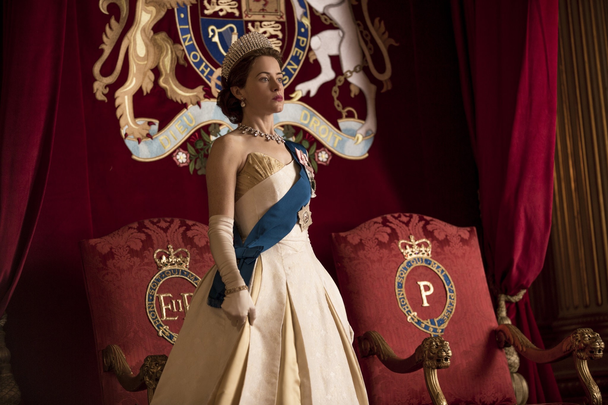 The Crown, Season 2 splendor, Queen Elizabeth II, Extraordinary woman, 2050x1370 HD Desktop