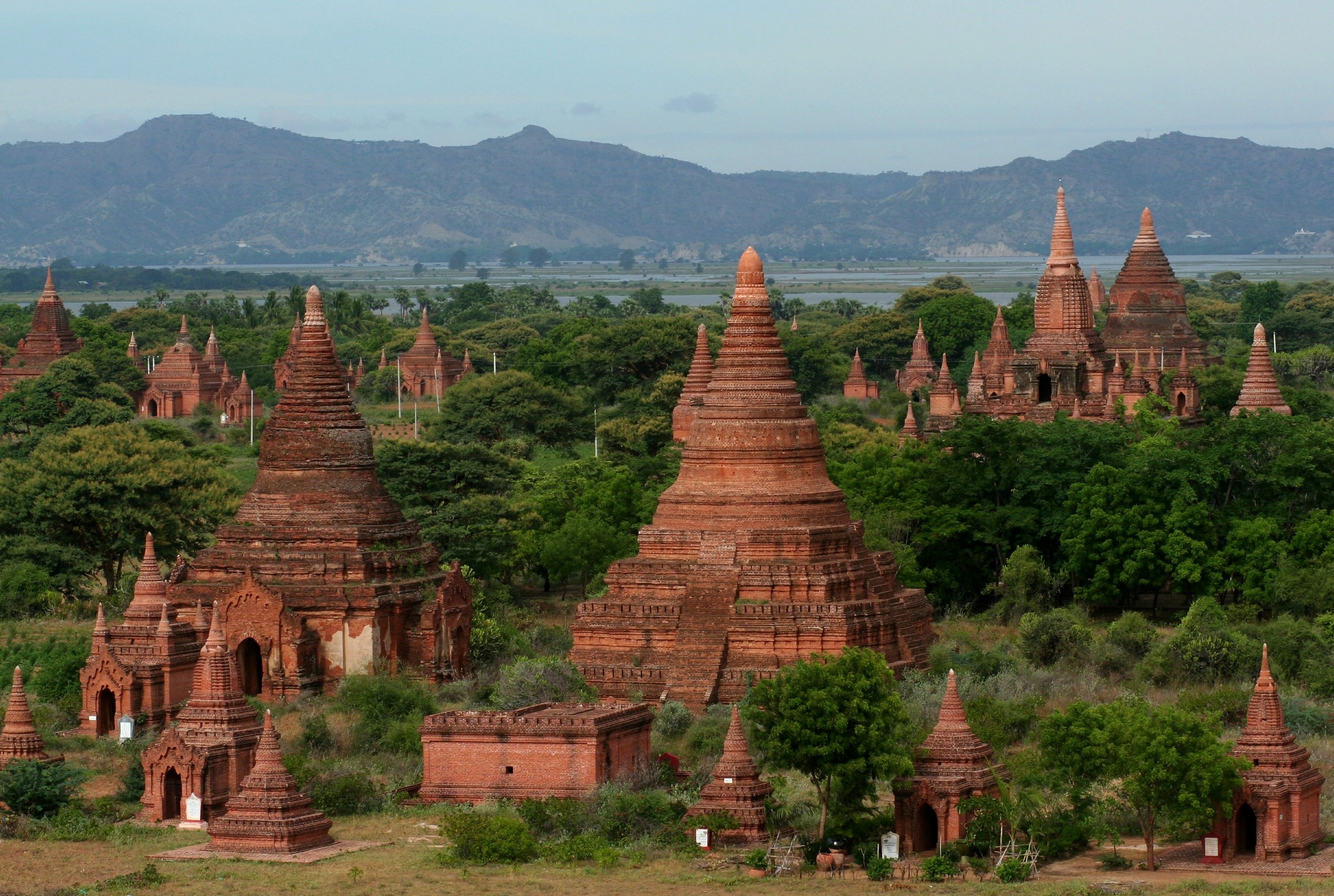 Bagan, Historical site, Buddhist temples, 2610x1750 HD Desktop