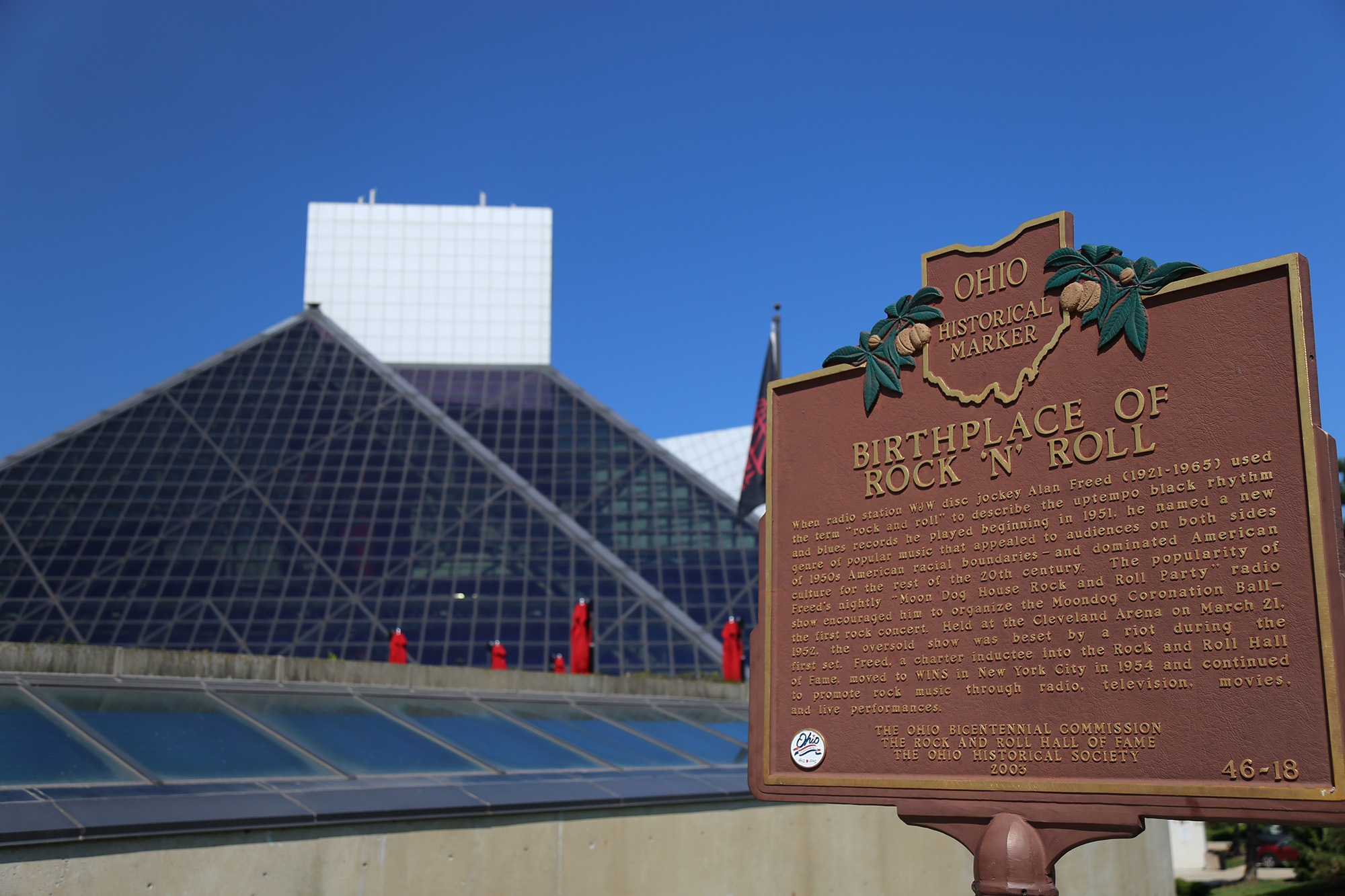 Rock and Roll Hall of Fame, Ohio traveler, Musical legacy, Iconic landmark, 2000x1340 HD Desktop
