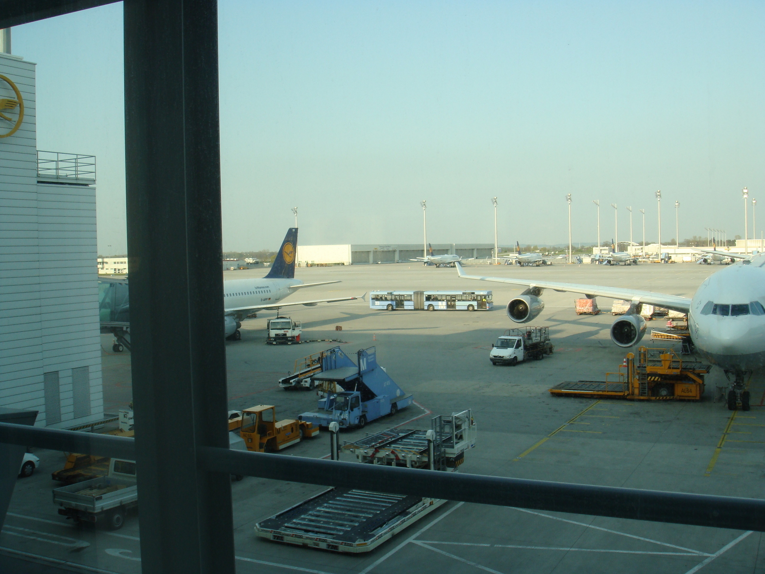 Munich International Airport, Air travel, Wallpaper, Fanpop, 2560x1920 HD Desktop