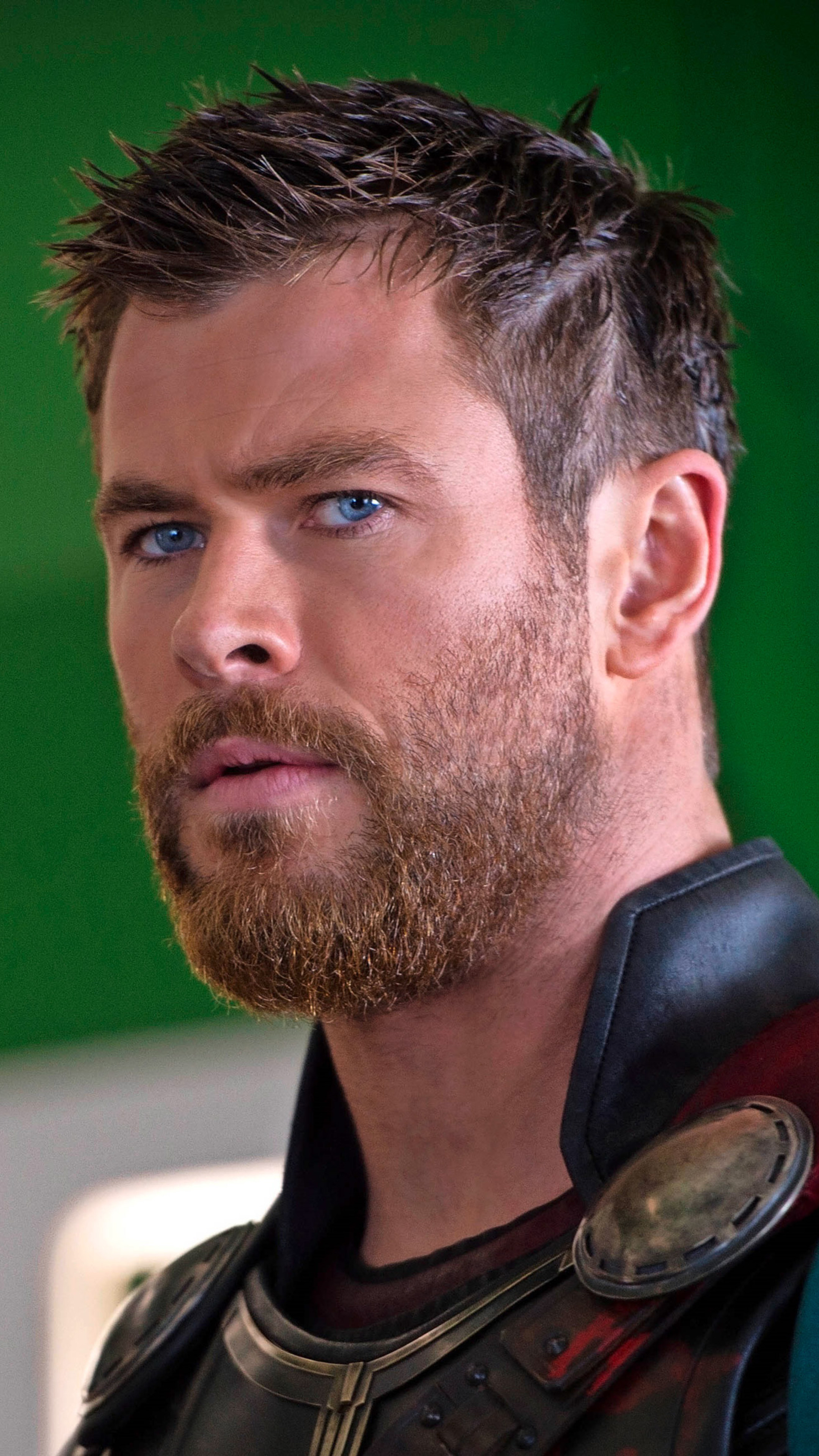 Chris Hemsworth, New look, Thor Ragnarok, HD 4K wallpapers, 2160x3840 4K Phone