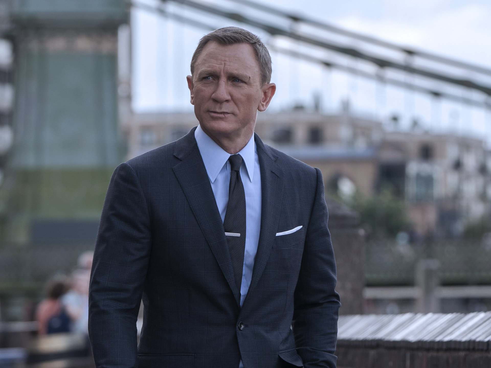 Daniel Craig: Starred in Bond films – Casino Royale, Quantum of Solace, Skyfall, Spectre. 1920x1440 HD Wallpaper.
