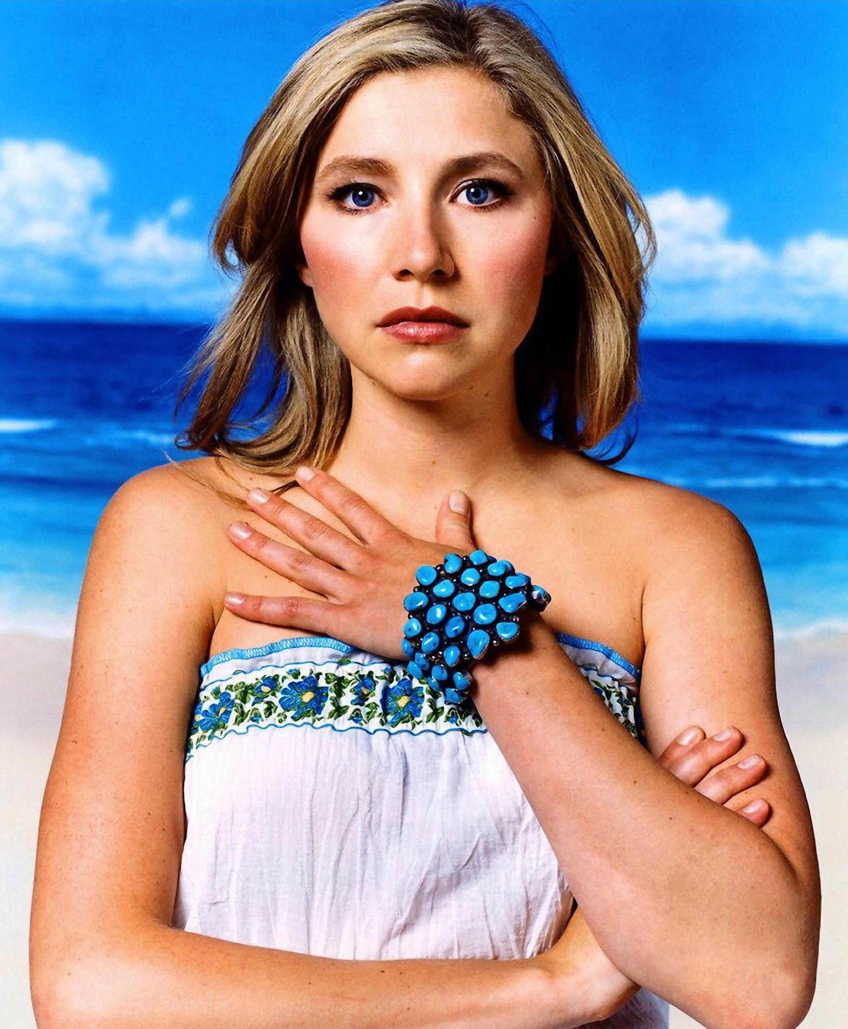 Sarah Chalke: Gloria Hobson in Nothing Too Good for a Cowboy, A Canadian TV show. 1650x2000 HD Wallpaper.