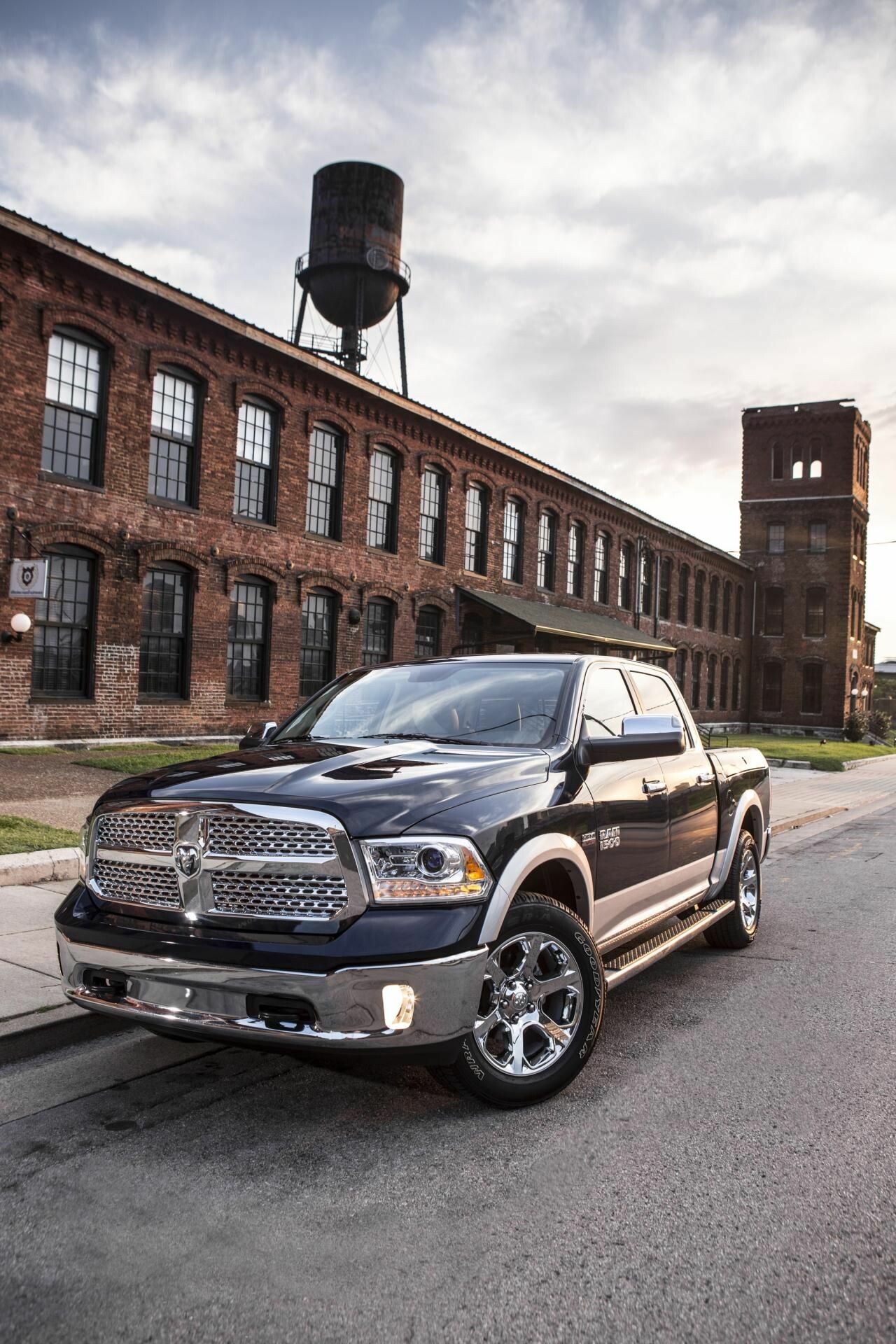 Ram Pickup: 2013 Dodge 1500, The third-generation was unveiled on February 7, 2001. 1280x1920 HD Background.