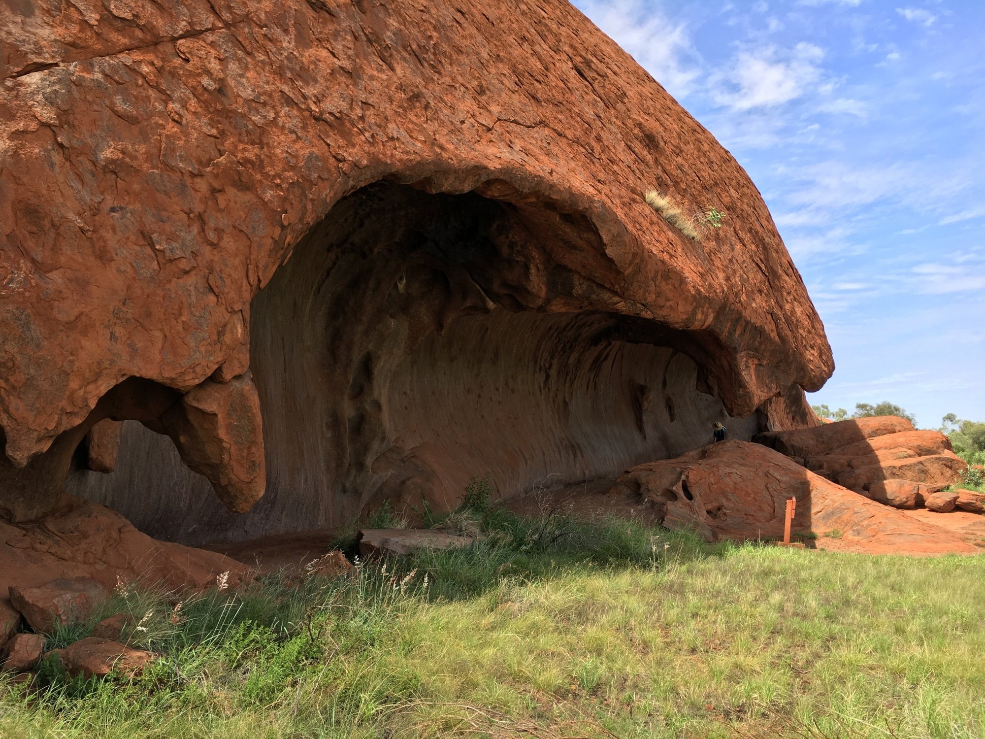 Uluru, Mystic mountain, Australian aboriginees, Australia, 2000x1500 HD Desktop