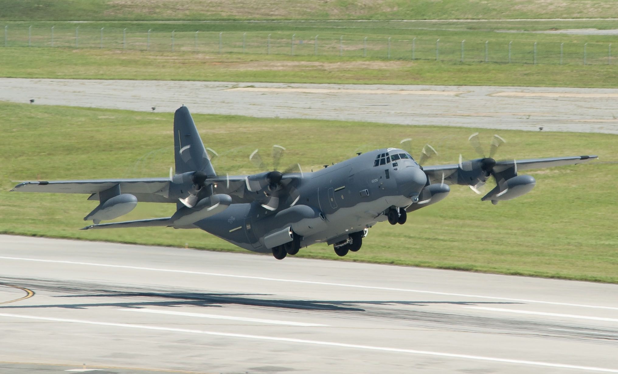 Lockheed MC-130, Taking off, Cannon Air Force Base, USAF, 2040x1240 HD Desktop